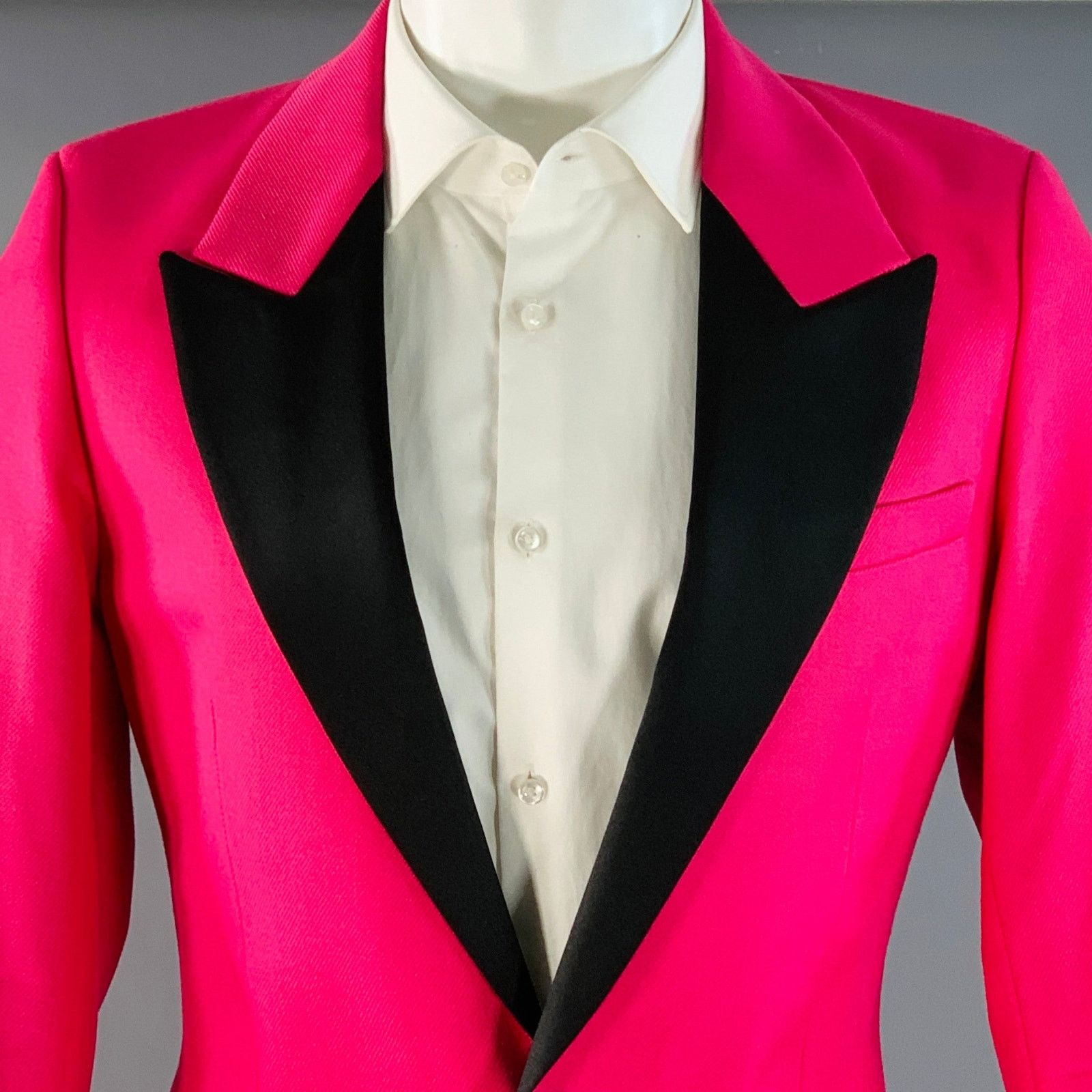 AMI Size 36 Fuchsia Pink Black Wool Peak Lapel Suit Size 36R - 3 Thumbnail