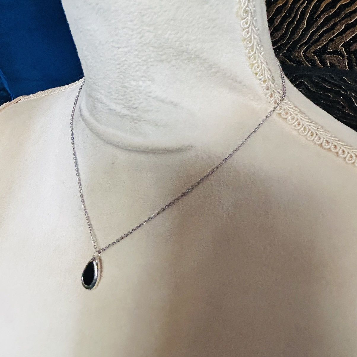 Handmade Handcrafted vintage black enamel raindrop pendant necklace Size ONE SIZE - 4 Thumbnail