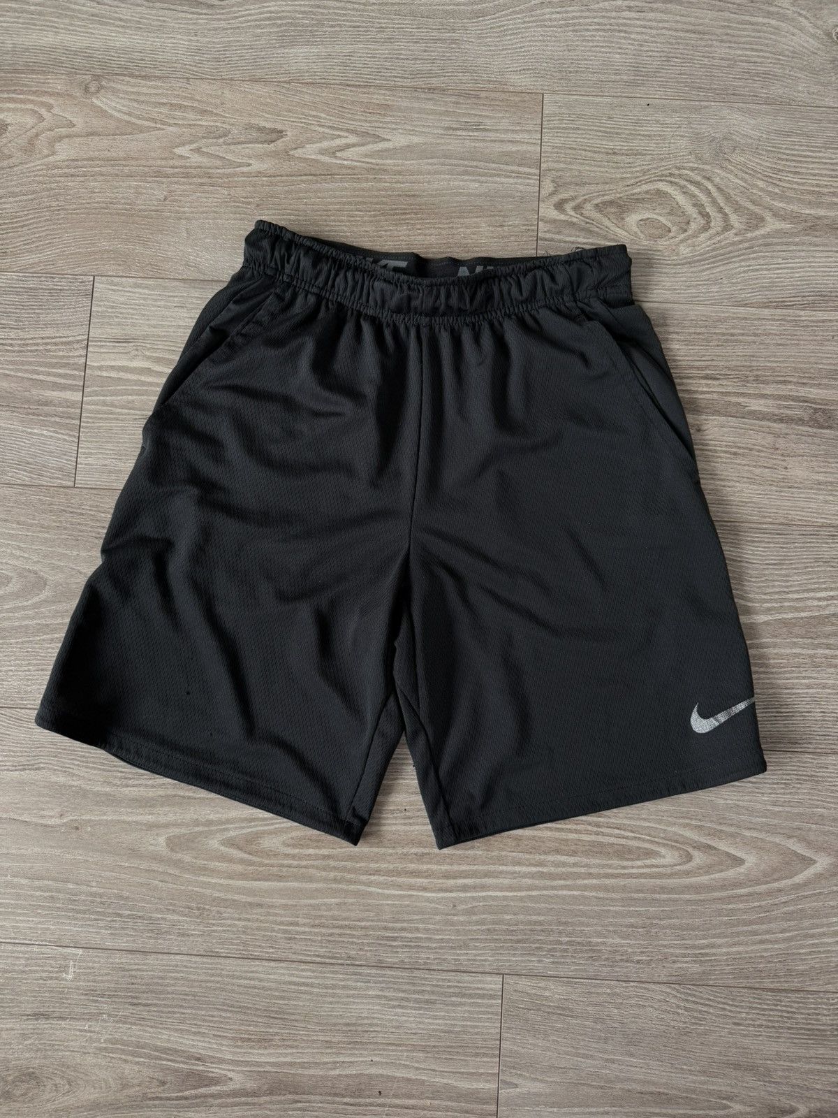 Nike Nike Running Division Reflective Swoosh Dri-Fit ADV 4 Shorts Size US 32 / EU 48 - 1 Thumbnail