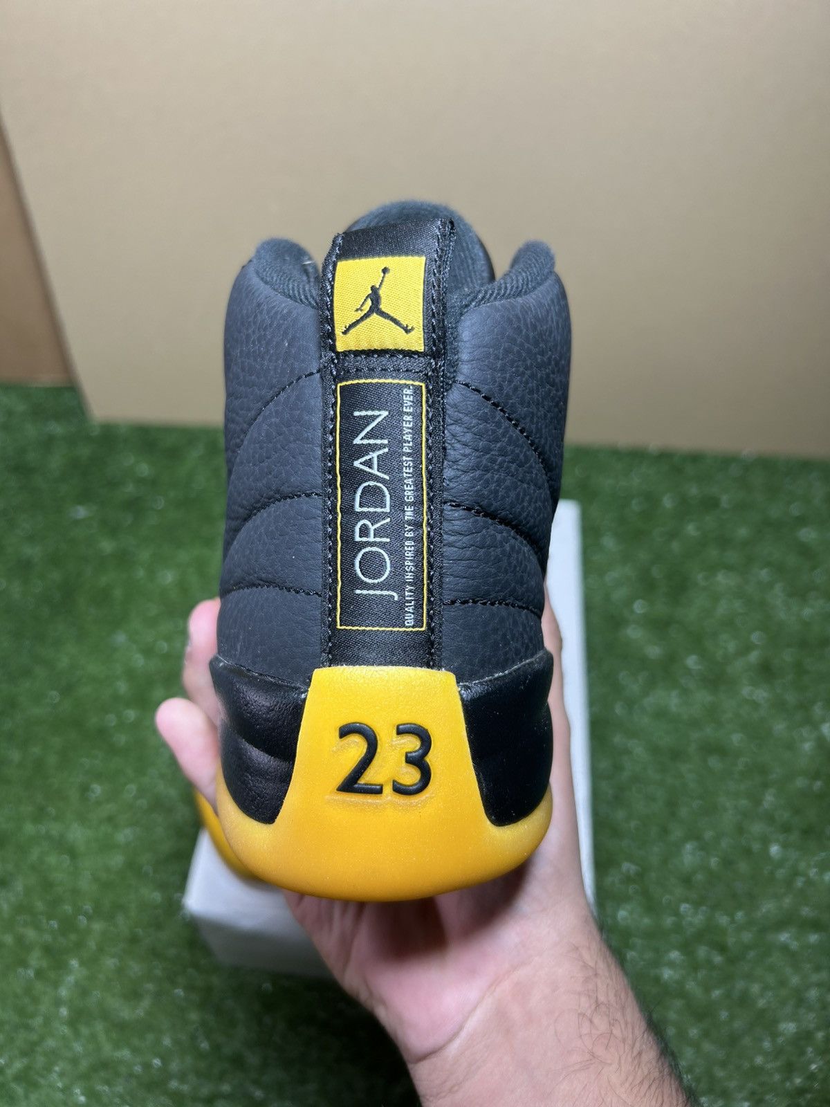 Jordan Brand Jordan 12 University Gold Size US 9 / EU 42 - 3 Thumbnail