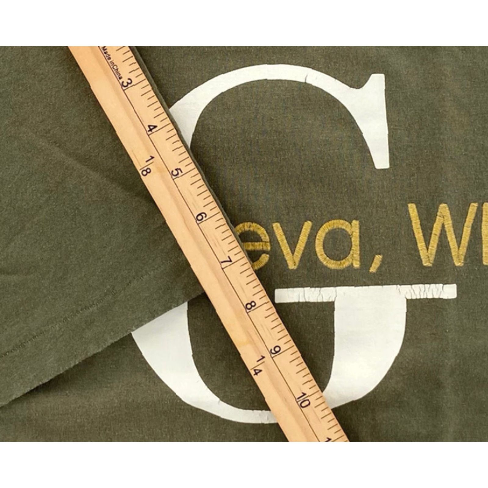 Fruit Of The Loom VINTAGE Fruit of the Loom Lake Geneva WI Crewneck Shirt Adult Medium Olive Green Double-Sided Print 90s City USA Mens Size US M / EU 48-50 / 2 - 7 Thumbnail
