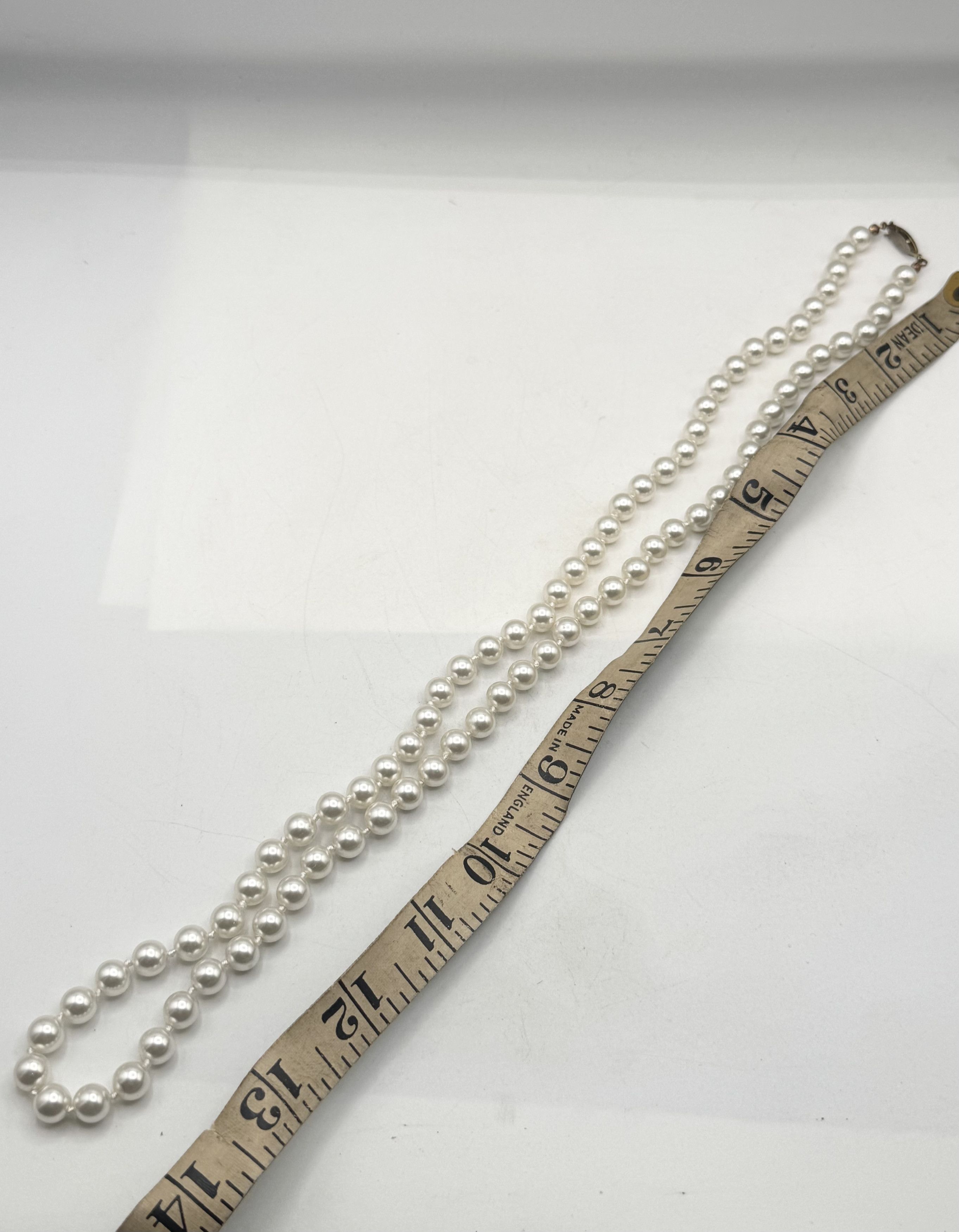 Vintage Vintage faux pearl gold tone clasp necklace Size ONE SIZE - 4 Thumbnail