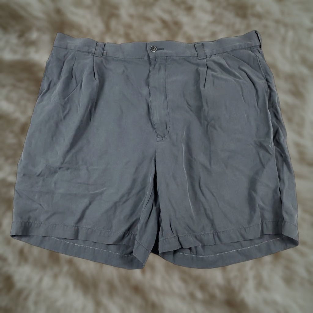 Tommy Bahama VINTAGE Tommy Bahama Shorts Men Size 38 Gray Silk Casual Pleated Chino Size US 38 / EU 54 - 1 Thumbnail