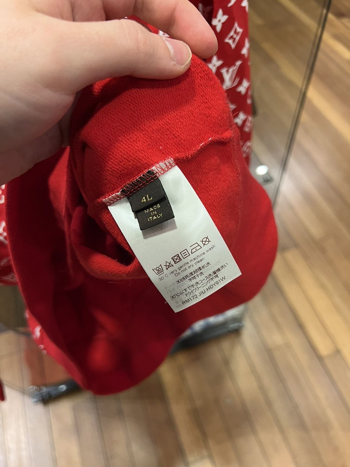Louis Vuitton × Supreme Supreme Louis Vuitton Box Logo Hoodie Red Size US XXL / EU 58 / 5 - 6 Thumbnail