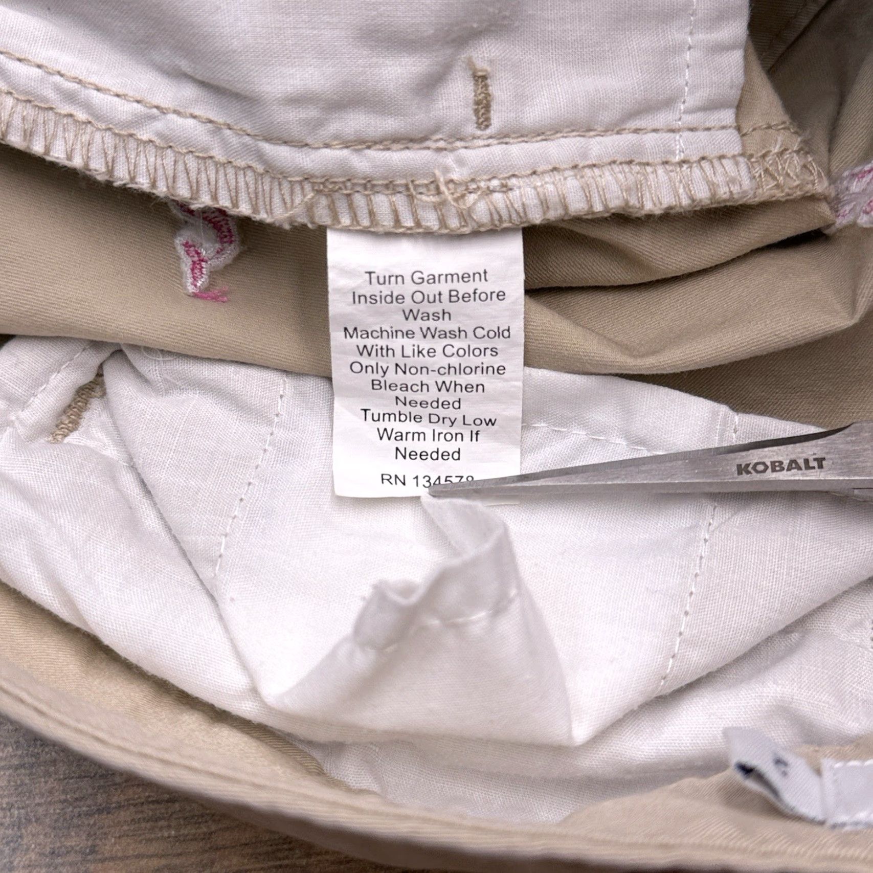 Vineyard Vines Vineyard Vines Chino Shorts Womens 2 Tan Low Rise Stretch All Over Whale Size 26" / US 2 / IT 38 - 4 Thumbnail