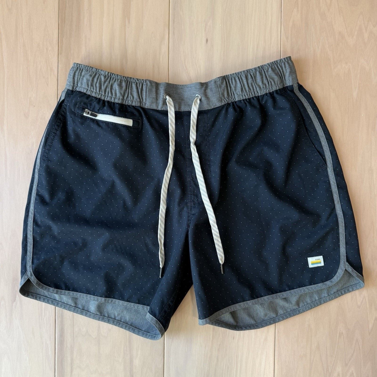 Vuori Vuori Banks Shorts Medium Black 5" Lightweight Workout Size US 29 - 3 Thumbnail