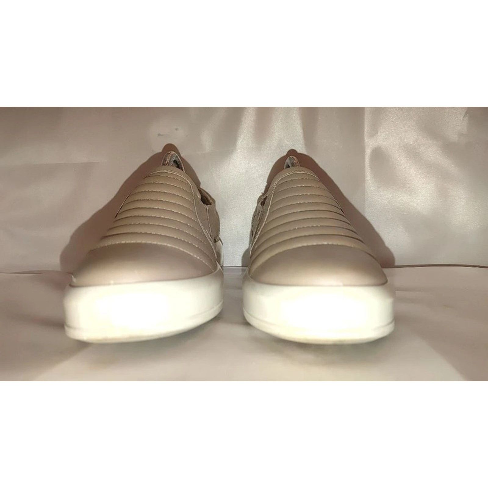 Ecco ECCO Women's Soft 9 li Slip On Sneaker Size 11 Size US 11 / IT 41 - 4 Thumbnail