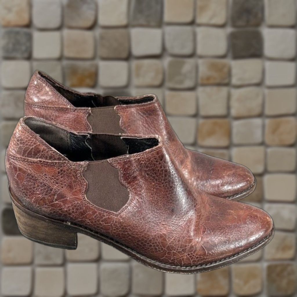 Vintage VINTAGE Wolverine Alice Leather Booties Womens Size 9 Ankle Slip On Brown Outdoor Fall Winter Womens Size US 7 / IT 37 - 1 Thumbnail