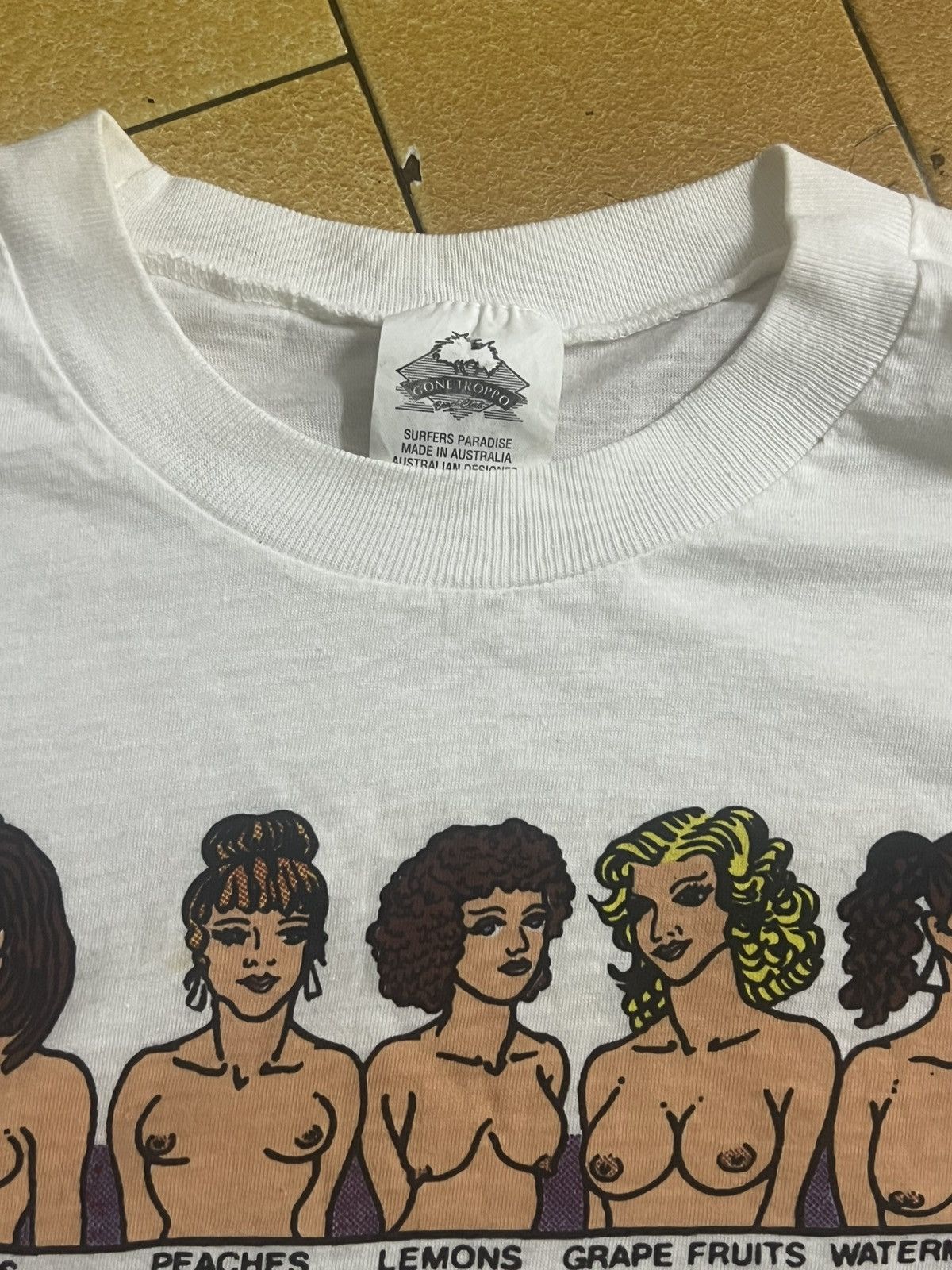 Vintage Vintage 90's Surfer Paradise Australia Boob Size L Size US L / EU 52-54 / 3 - 5 Thumbnail