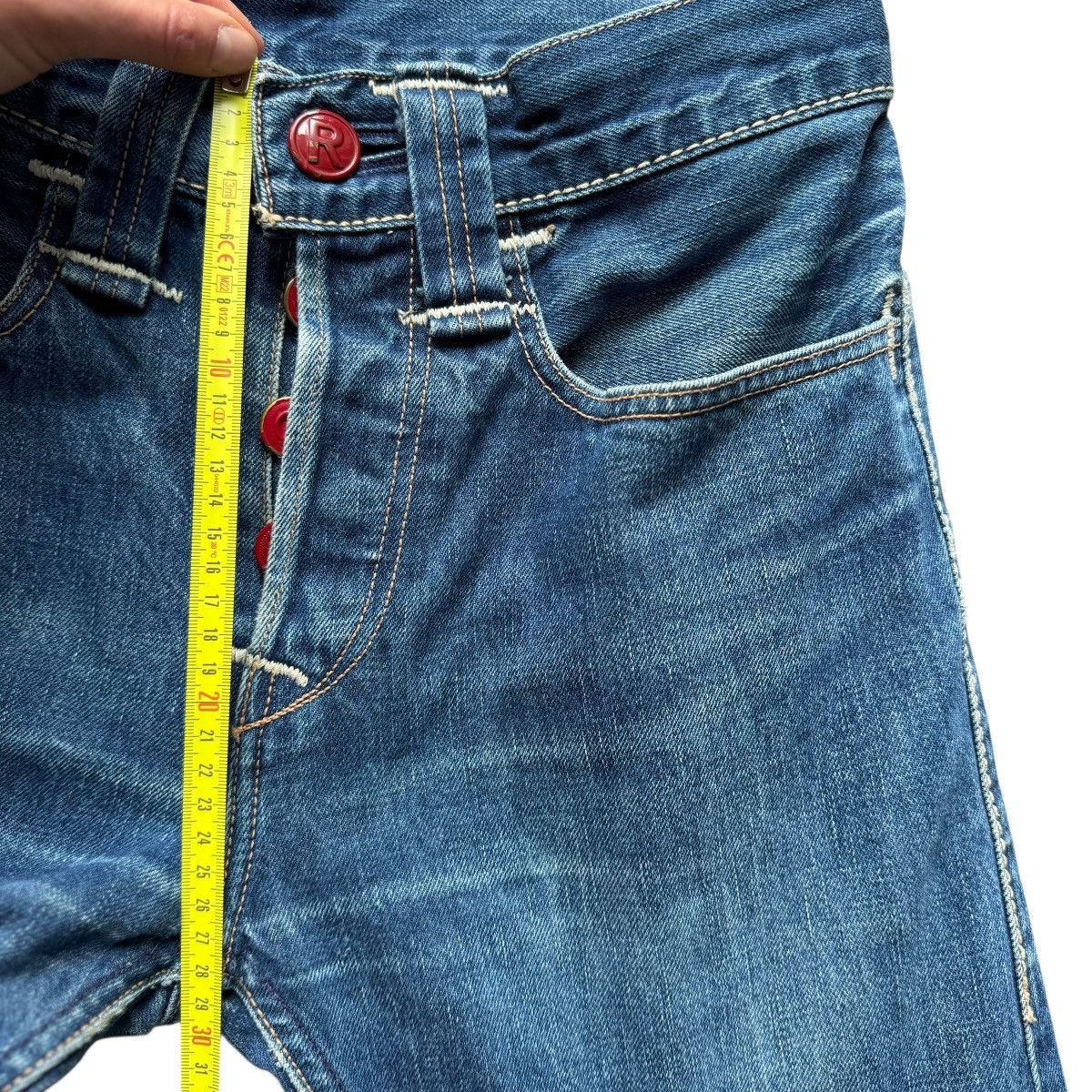 Levi's INSANE 1 of 1 Red Tab Levi’s engineered jeans buckleback y2k Size US 31 - 15 Thumbnail