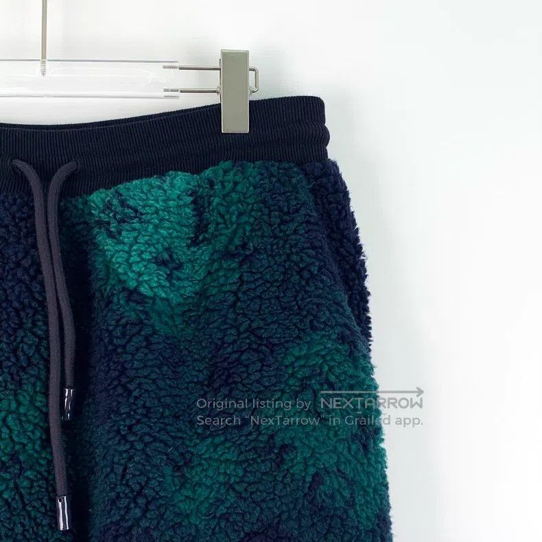 Louis Vuitton Louis Vuitton size xl 23 dark green logo full print camo po Size US 28 / EU 44 - 3 Thumbnail
