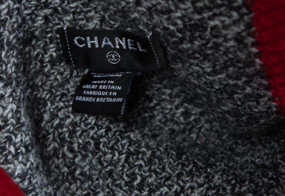 Chanel Chanel, Oversized cashmere scarf with cc logo Size ONE SIZE - 3 Thumbnail
