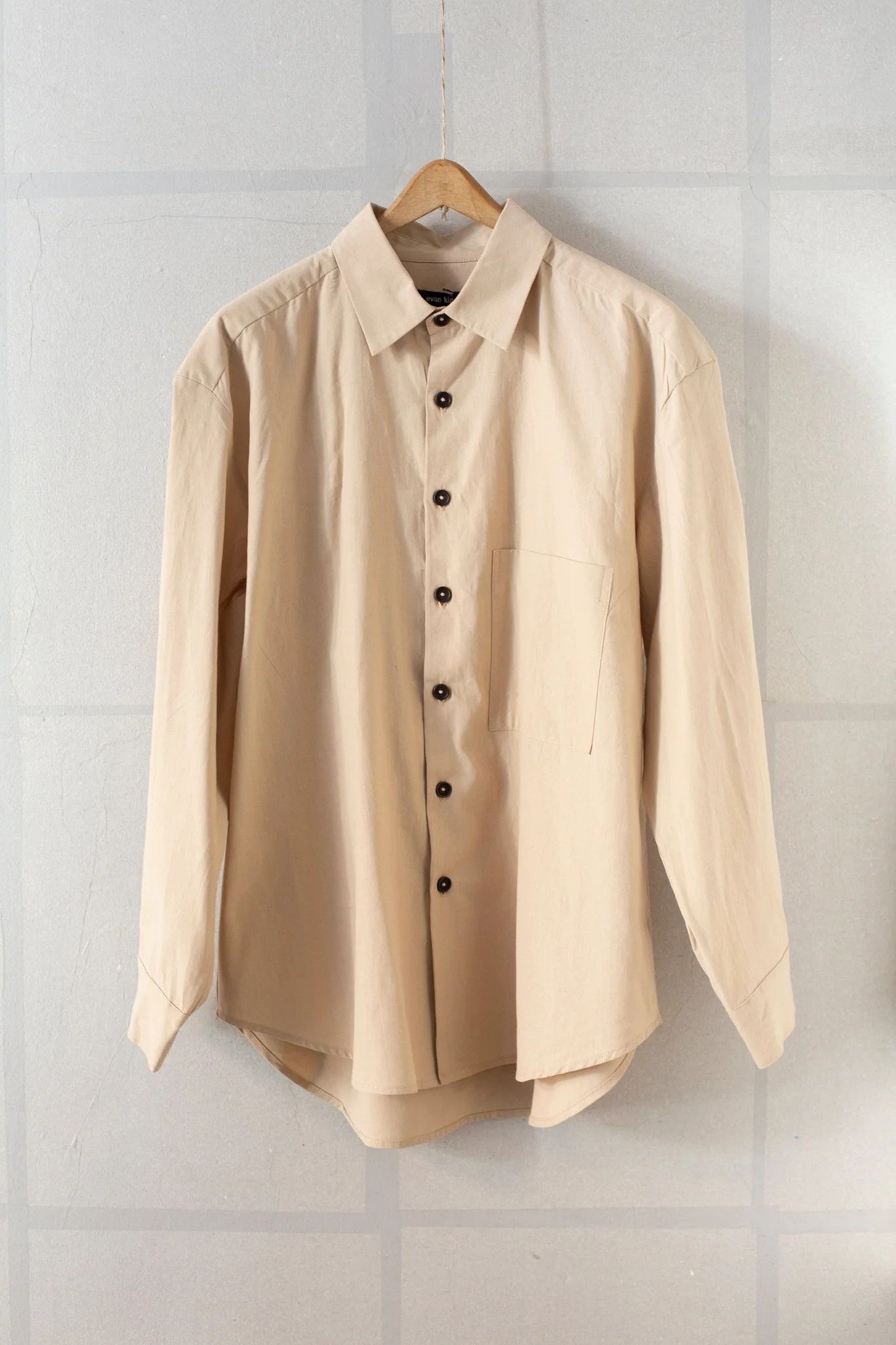 Evan Kinori Evan Kinori Two Pocket Shirt Paper/Cotton Broadcloth Beige Size US S / EU 44-46 / 1 - 13 Thumbnail
