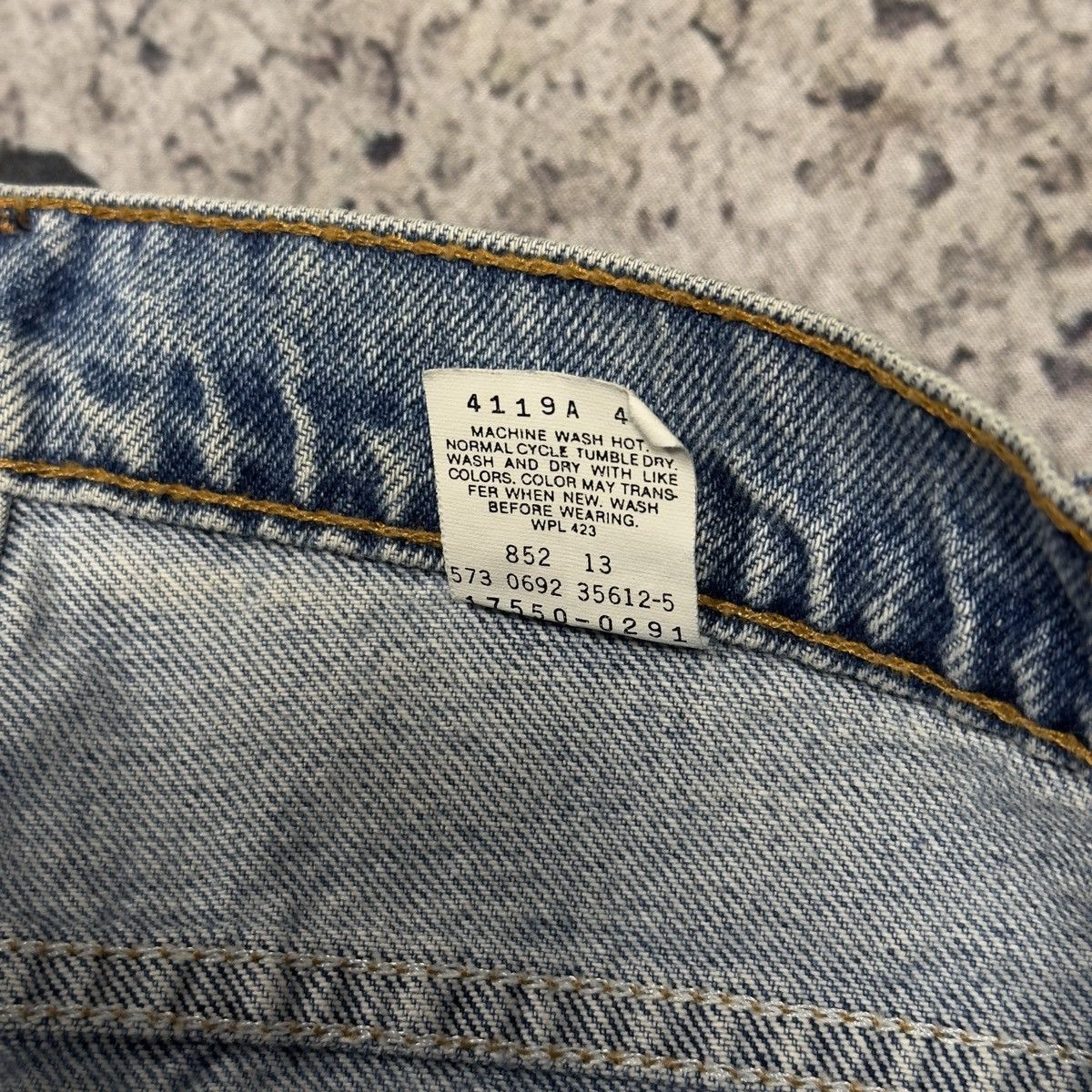 Levi's Vintage 90s Levi’s 550 Light Wash Tapered Denim Jeans Size 27" / US 4 / IT 40 - 6 Thumbnail
