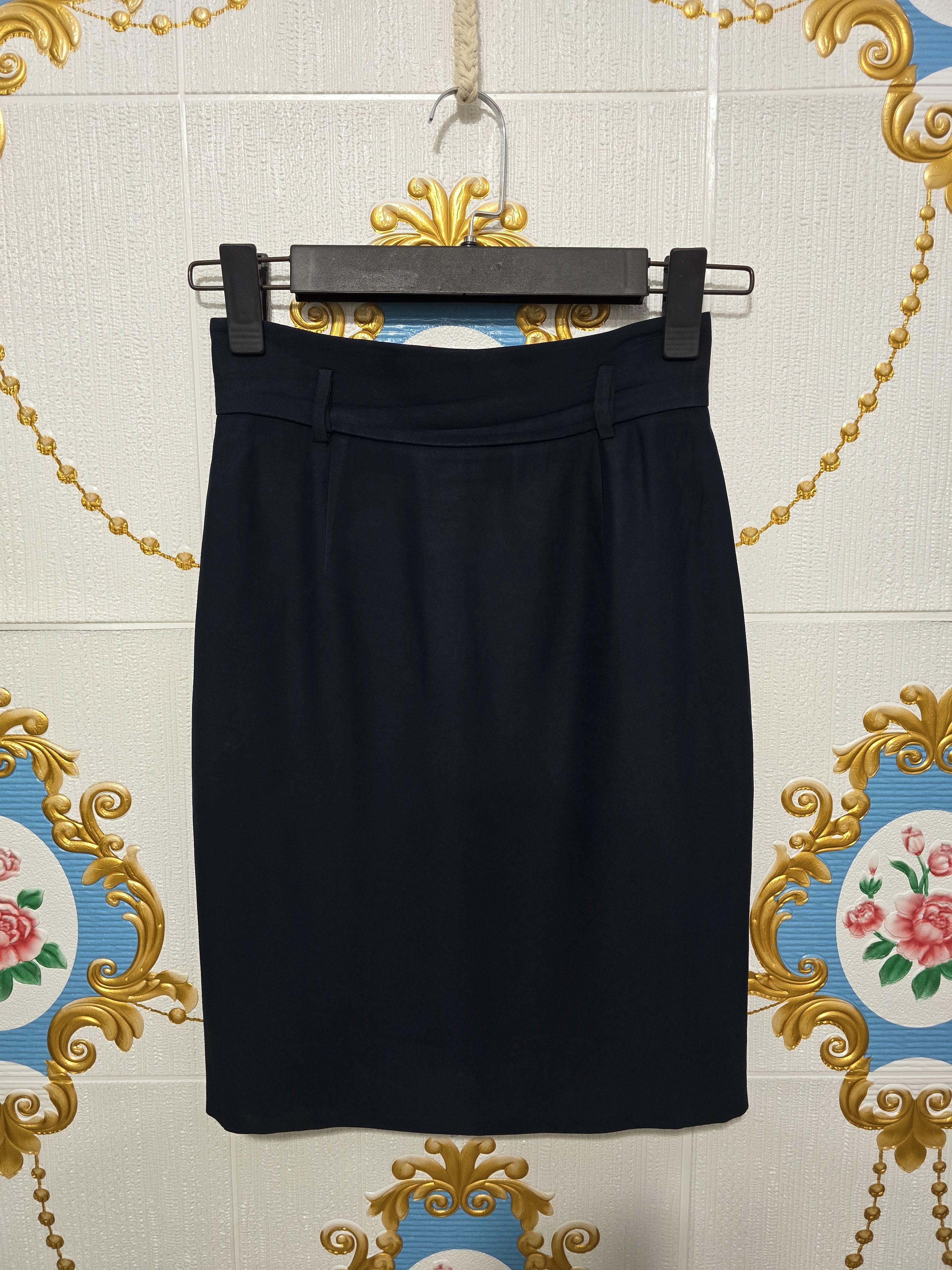Moschino × Vintage MOSCHINO skirt Women VINTAGE small Size 27" / US 4 / IT 40 - 1 Thumbnail