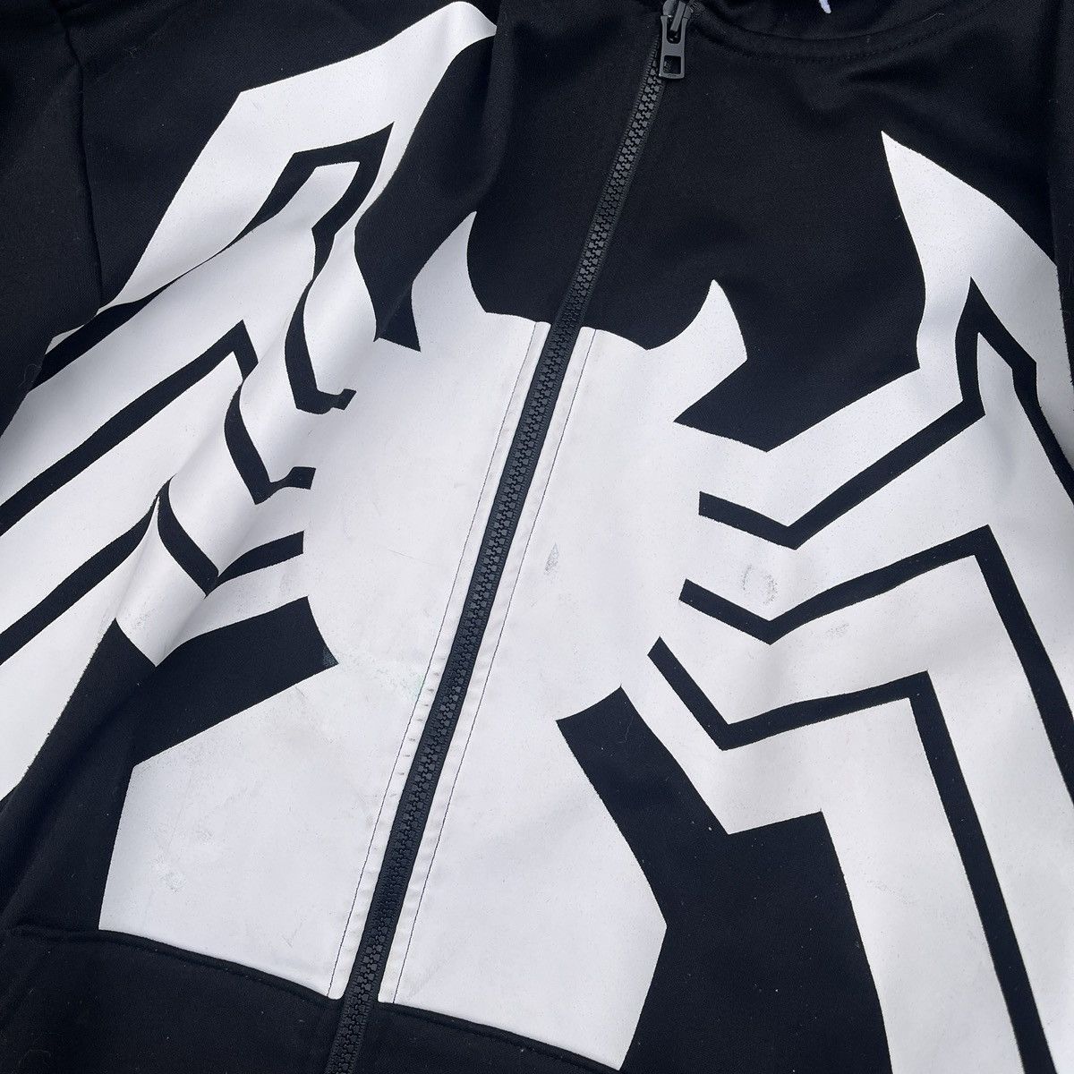 Other Marvel SPIDER-MAN “VENOM” HOODIE Medium Geek Net Worn Marks Size US M / EU 48-50 / 2 - 5 Thumbnail