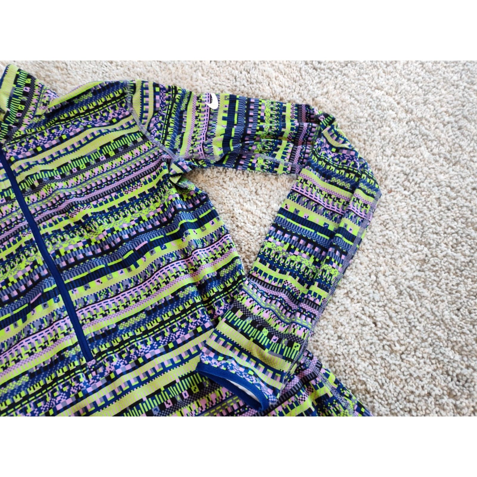 Nike Nike Pro Hyperwarm Hoodie Women Pullover Aztec 1/4 Zip Medium Multicolor Dri-Fit Activewear 685681 Size M / US 6-8 / IT 42-44 - 4 Thumbnail