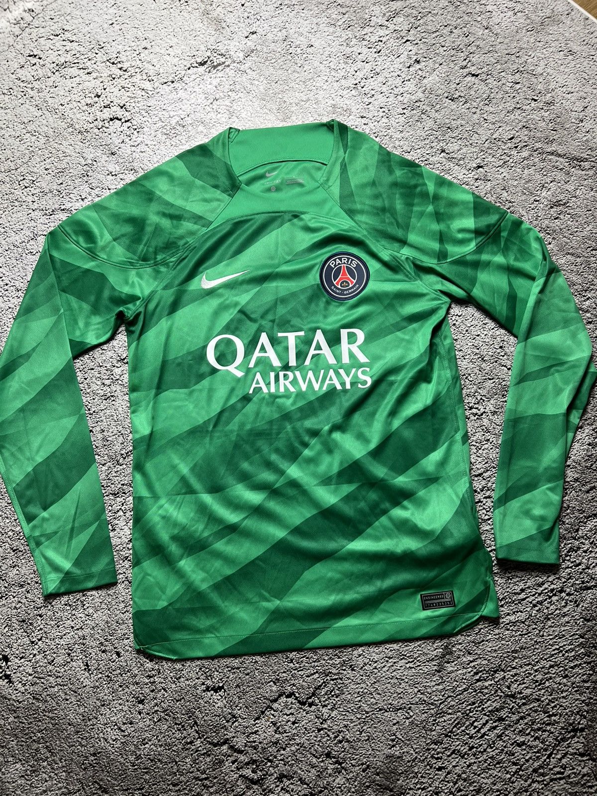 Nike 2023-2024 PSG Paris Saint Germain nike goalkeeper jersey Size US S / EU 44-46 / 1 - 1 Thumbnail