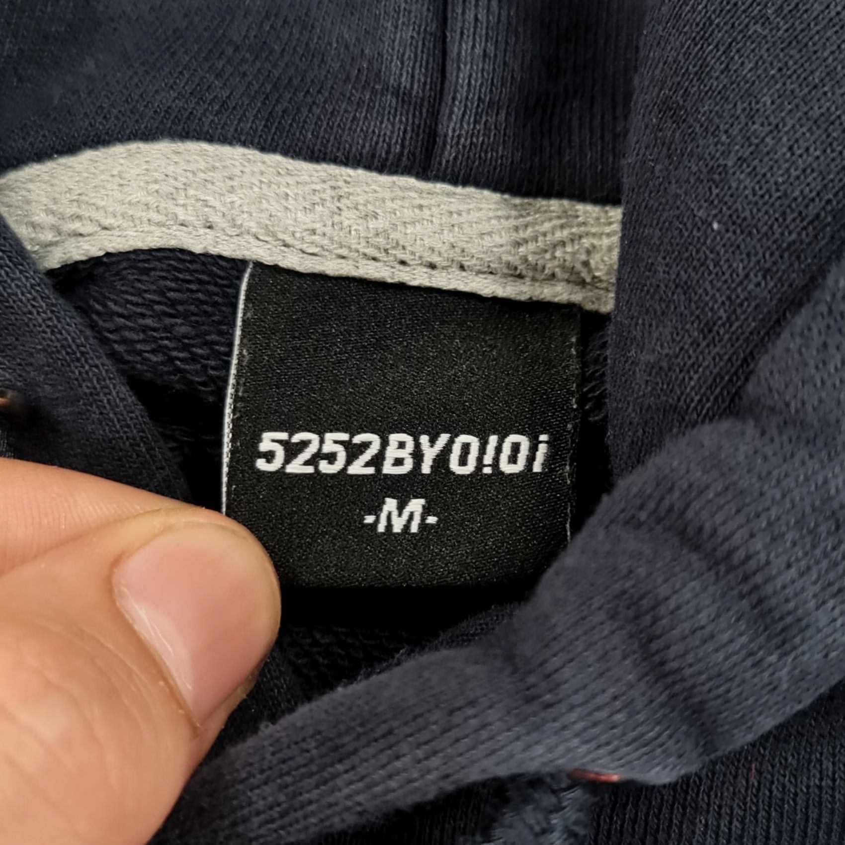 Vintage 5252 By Oioi Mens Hoodie Navy Blue Medium Big Logo Cotton Pullover Hoodie Mens Size US M / EU 48-50 / 2 - 3 Thumbnail