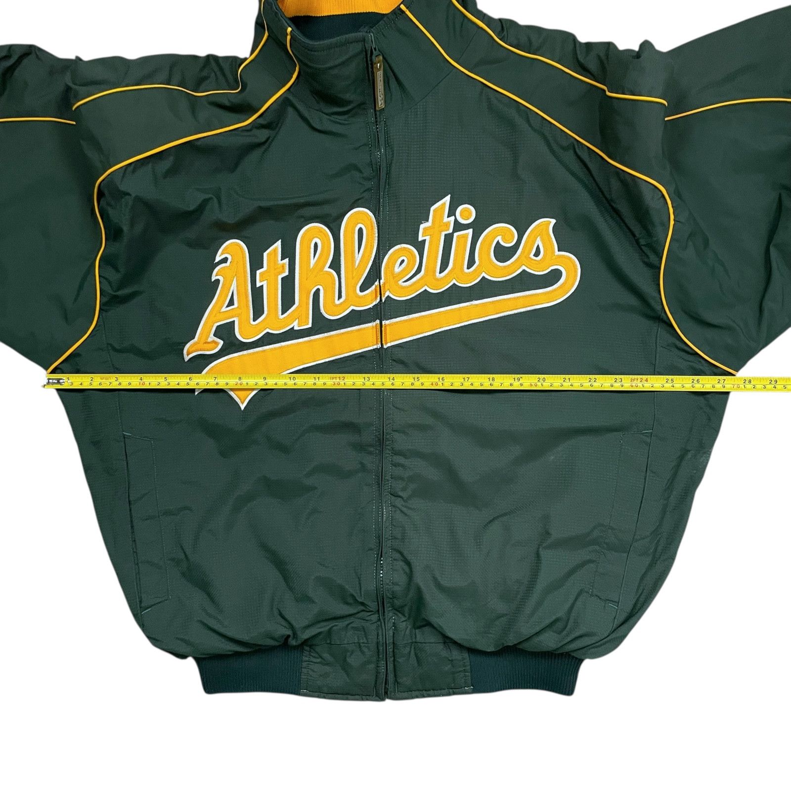 MLB 00s OAKLAND ATHLETICS A's MAJESTIC AUTHENTIC DUGOUT JACKET Size US L / EU 52-54 / 3 - 9 Thumbnail