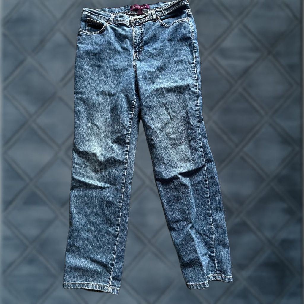 Gloria Vanderbilt Gloria Vanderbilt Jeans Women Size 12 Blue Straight Leg Amanda Medium Wash Jeans Regular 12 Blue Gloria Vanderbilt Amanda Women's Jeans 12 Size 34" / US 12 / IT 48 - 1 Thumbnail