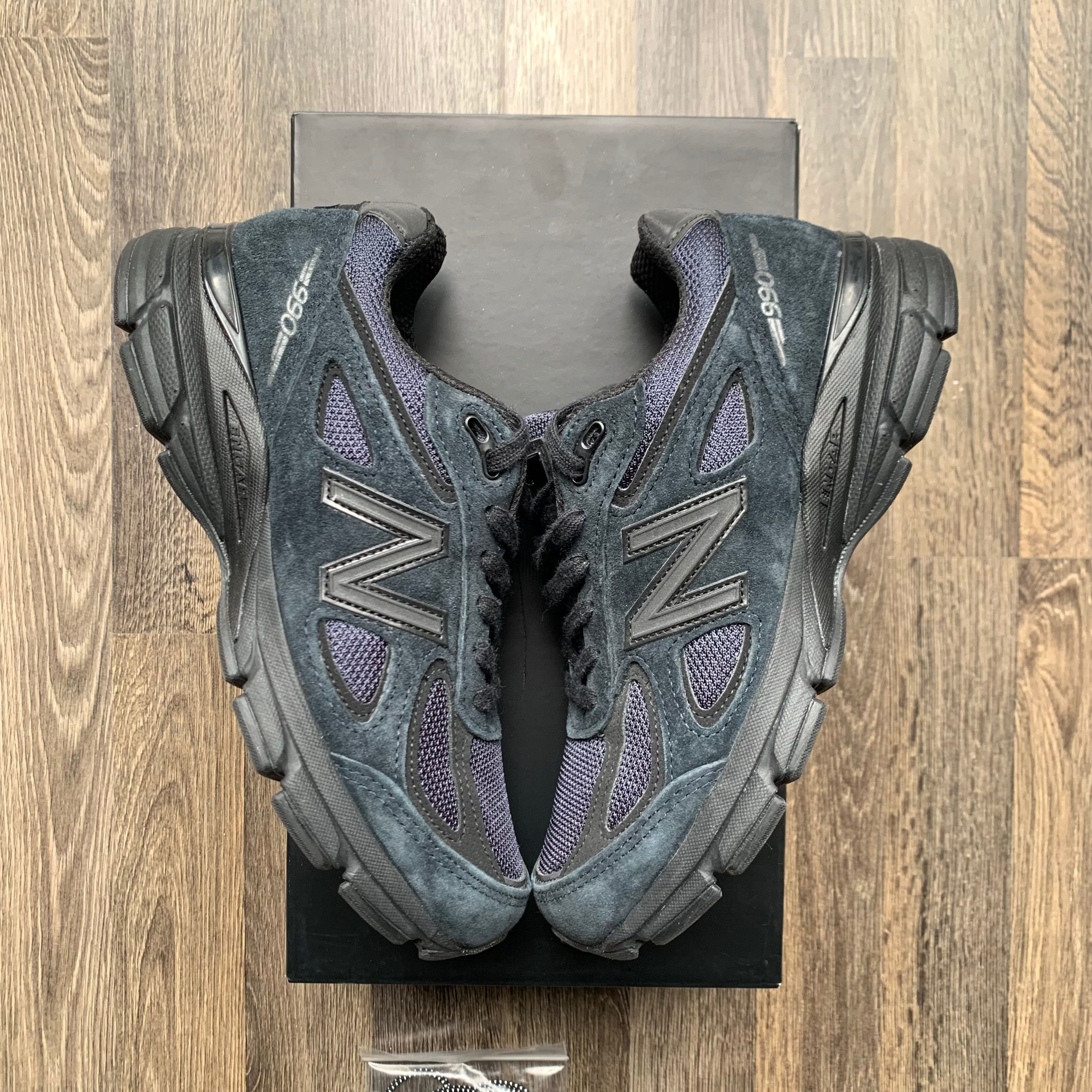 JJJJound × New Balance New Balance 990 V4 JJJJOUND NAVY Size US 5 / EU 37 - 3 Thumbnail