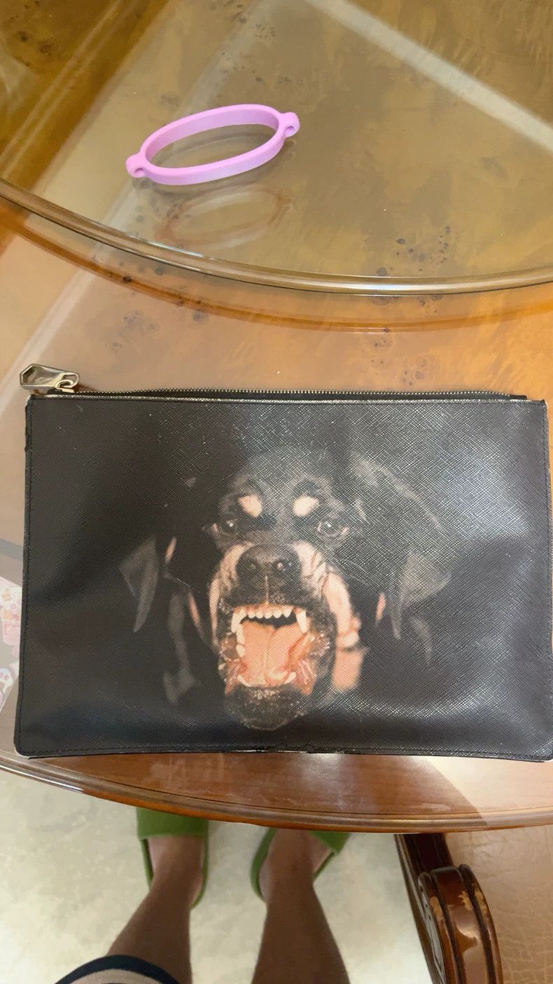 Givenchy Givenchy Dog Head Leather Clutch - dmc Size ONE SIZE - 1 Thumbnail