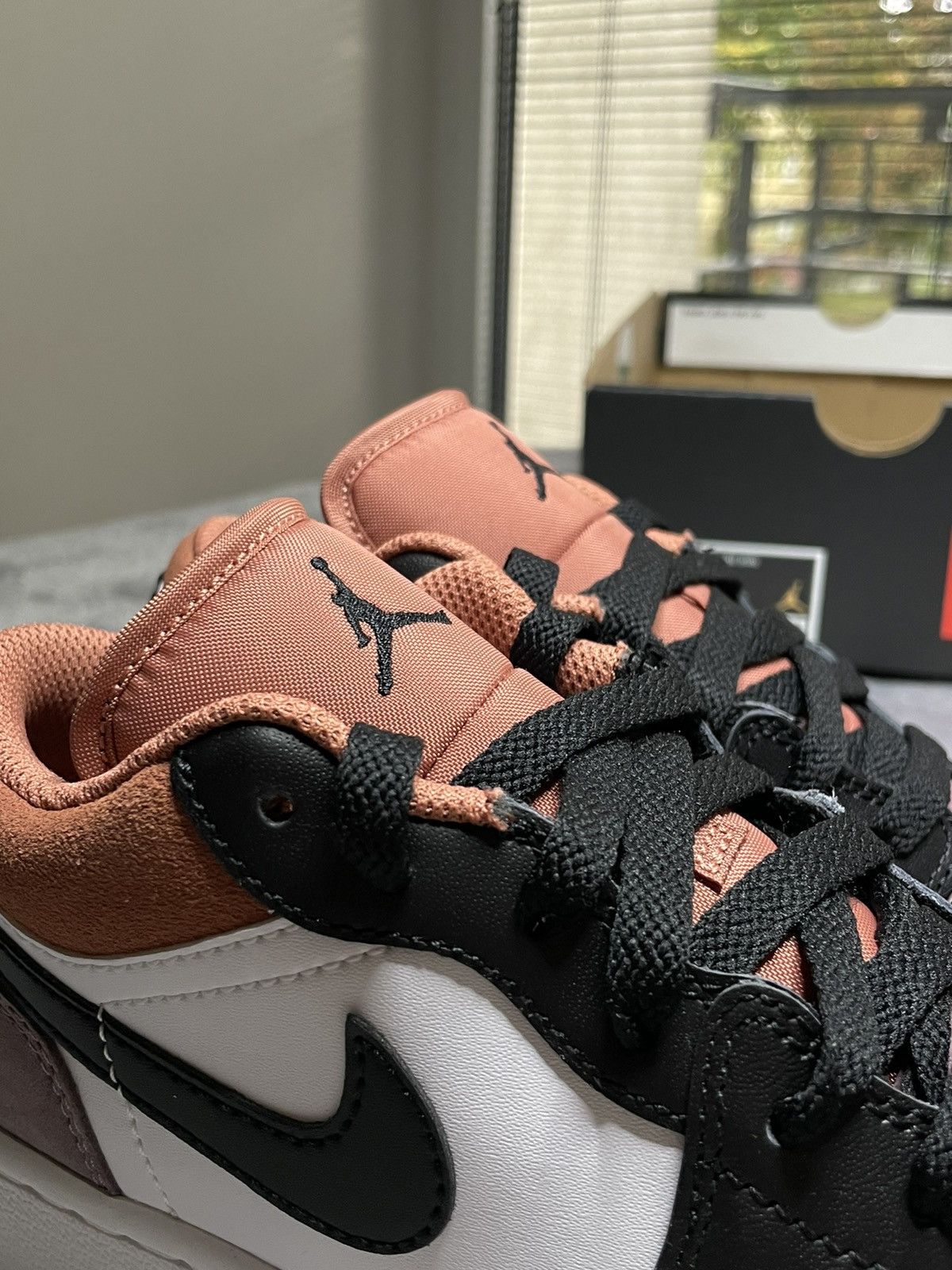 Nike AIR JORDAN 1 LOW SE (GS) Size US 5.5 / IT 35.5 - 5 Thumbnail