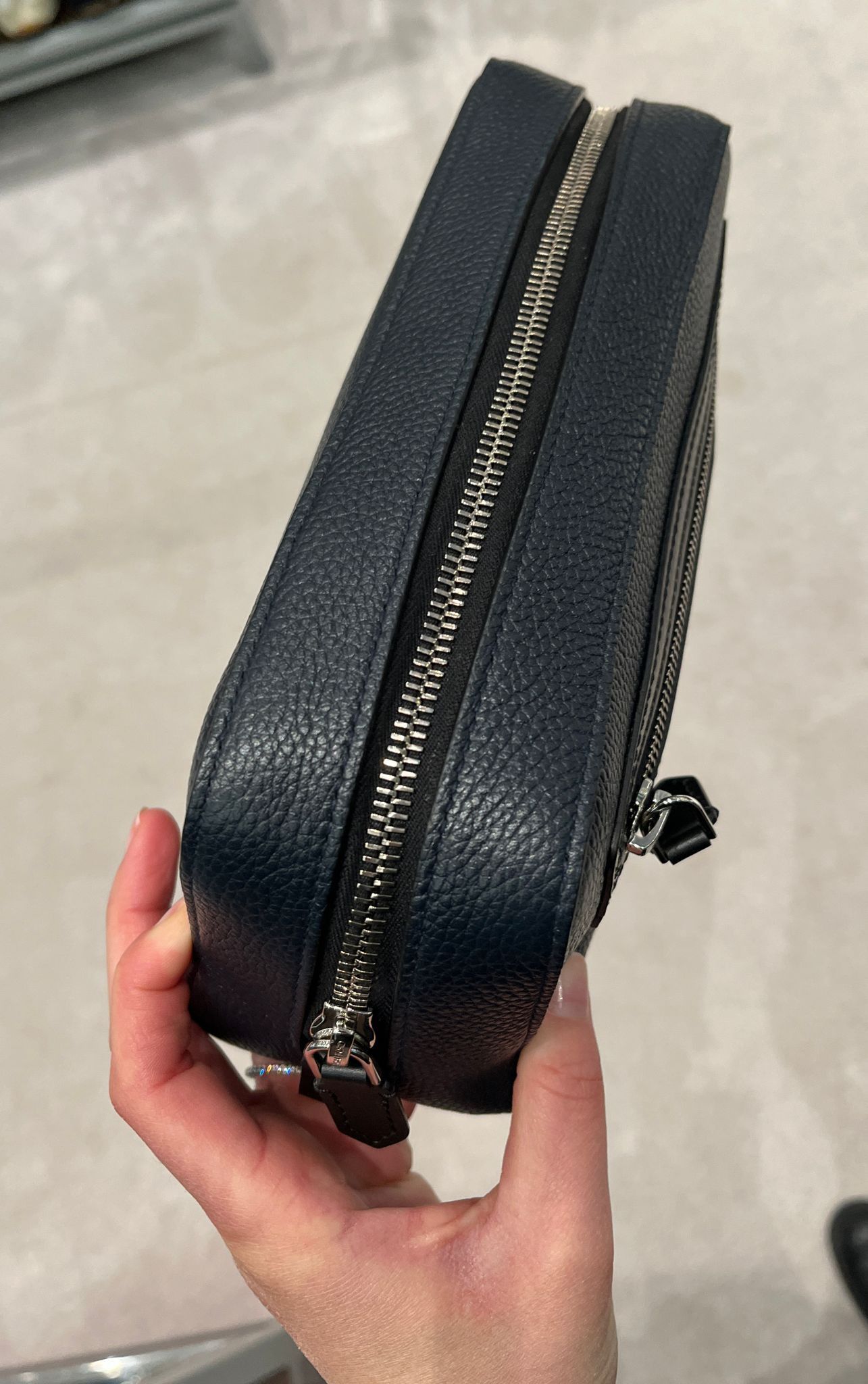 Tom Ford o1loc1c0525 Y0356 Size: OS / Smart Toiletry Case Navy Blue Size ONE SIZE - 2 Thumbnail