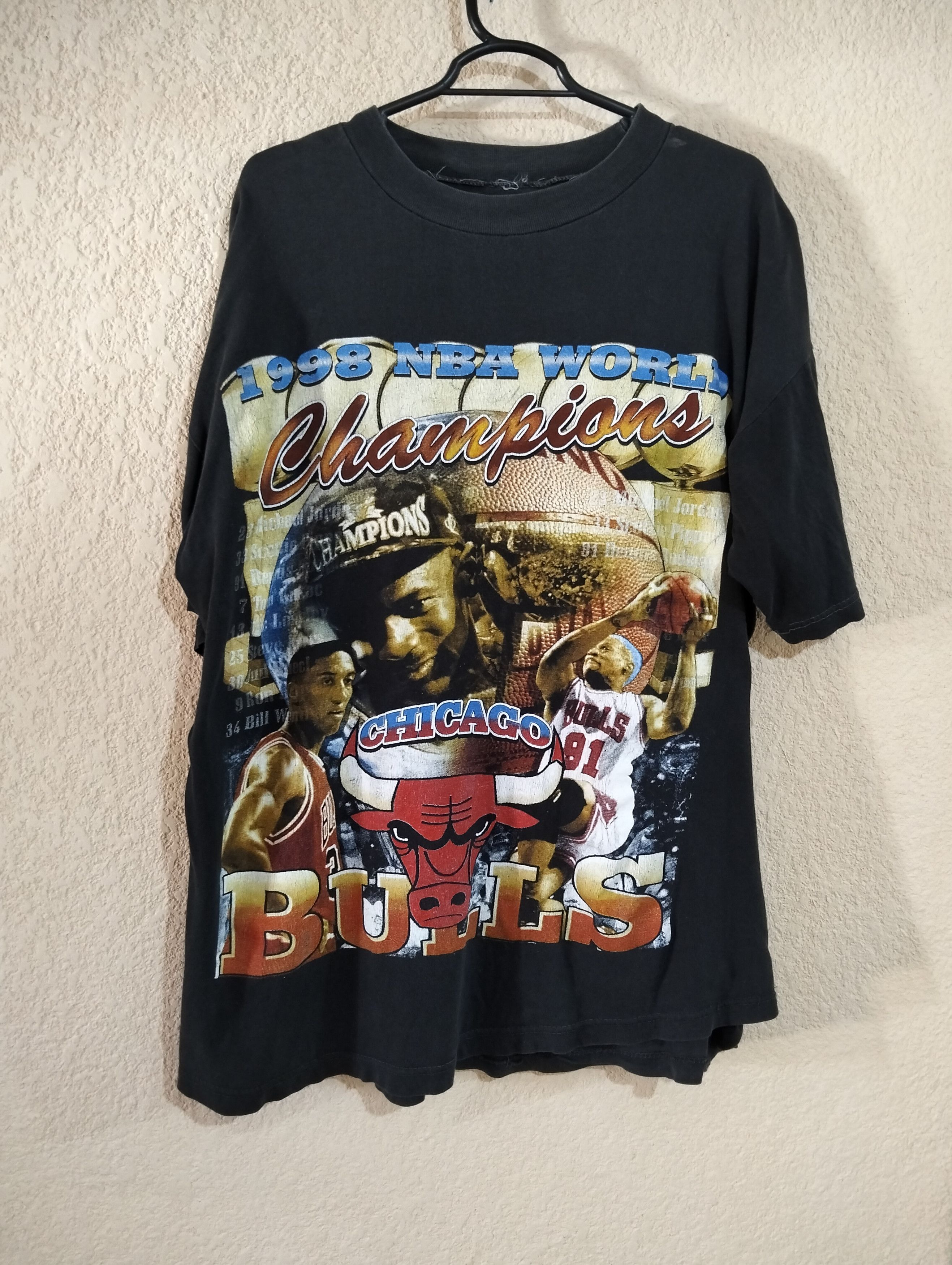 NBA × Rap Tees × Vintage Vintage 1998 Chicago Bulls Champions Rap tee Size US XL / EU 56 / 4 - 1 Thumbnail