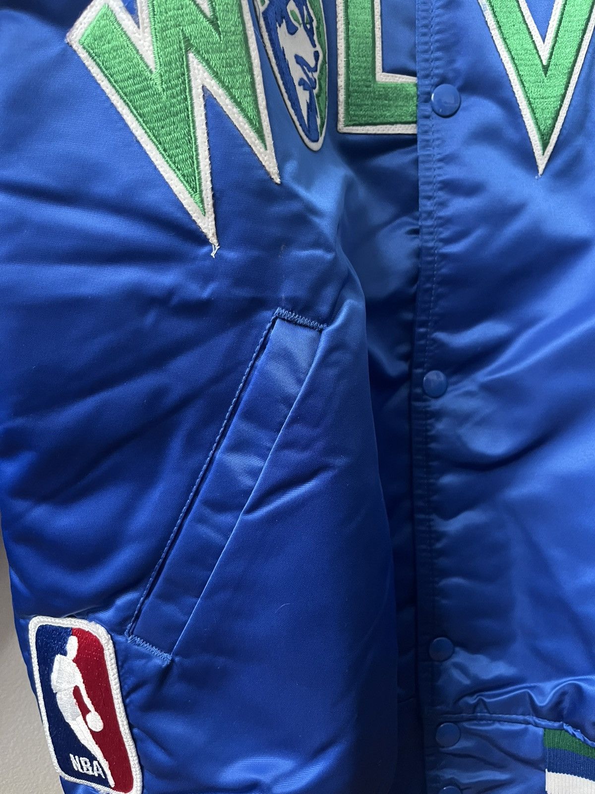 Starter VINTAGE Starter Minnesota Timberwolves Bomber Jacket Size L Size US L / EU 52-54 / 3 - 4 Thumbnail