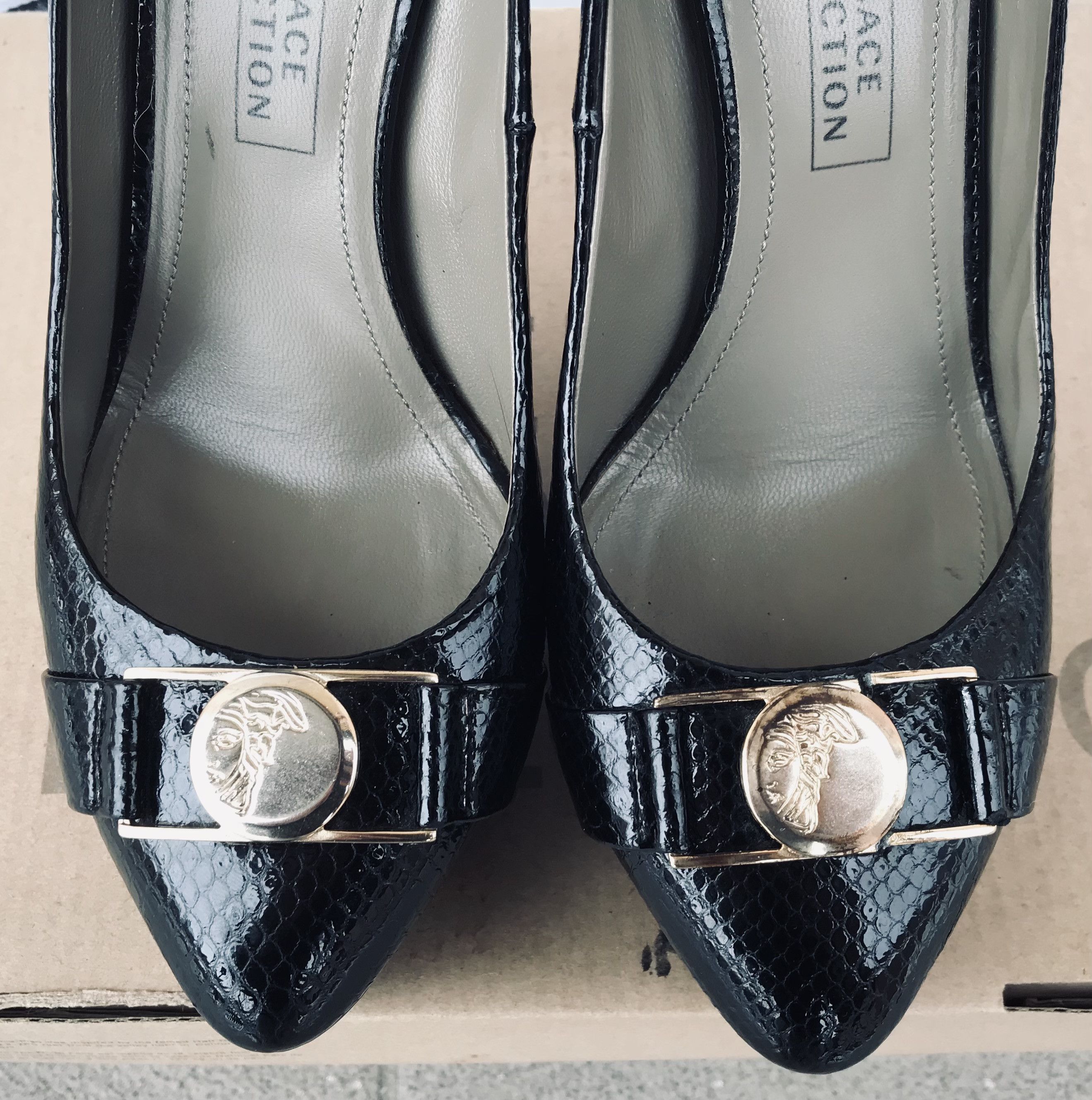 Versace Versace Collection Medusa Heels Pumps 120 mm Leather Black Size US 6 / IT 36 - 8 Thumbnail