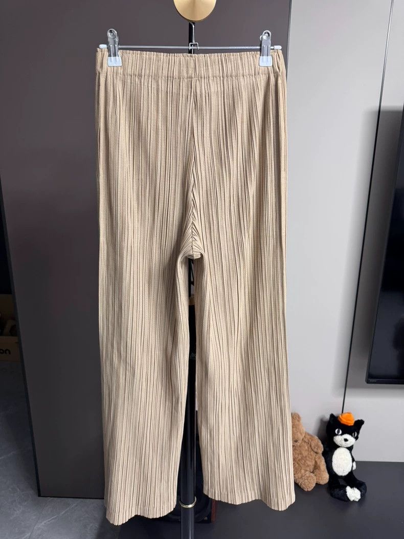Issey Miyake issey miyake size:2 Beige straight-leg pants 2506-Nextarro Size 42" / US 20 - 3 Thumbnail