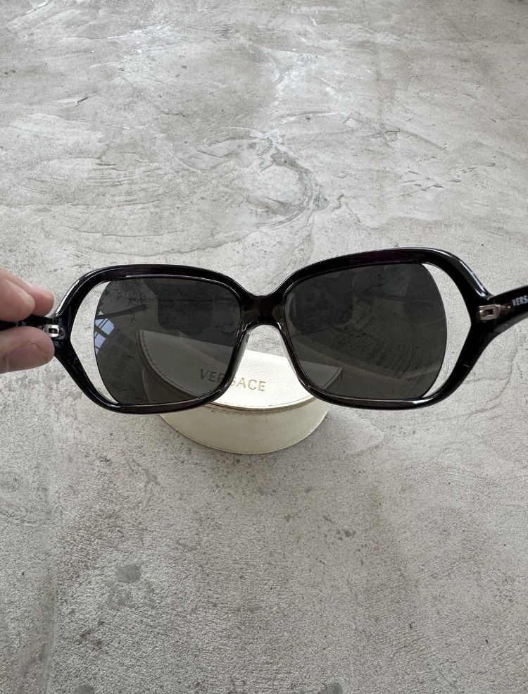 Versace Vintage Sunglasses Versace Metal Logo Women’s Size ONE SIZE - 6 Thumbnail