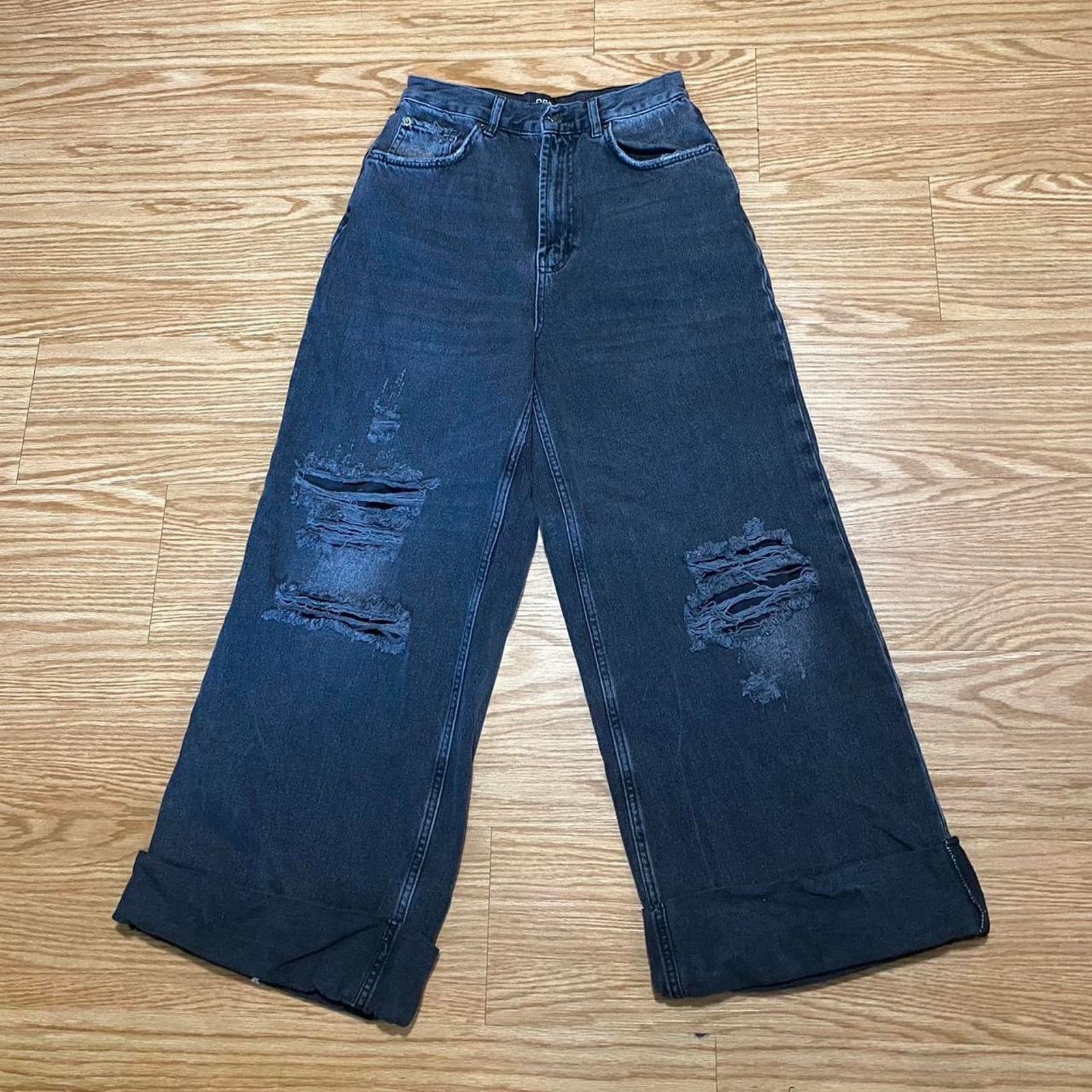 Urban Outfitters Wide leg distressed jeans Size 28" / US 6 / IT 42 - 1 Thumbnail