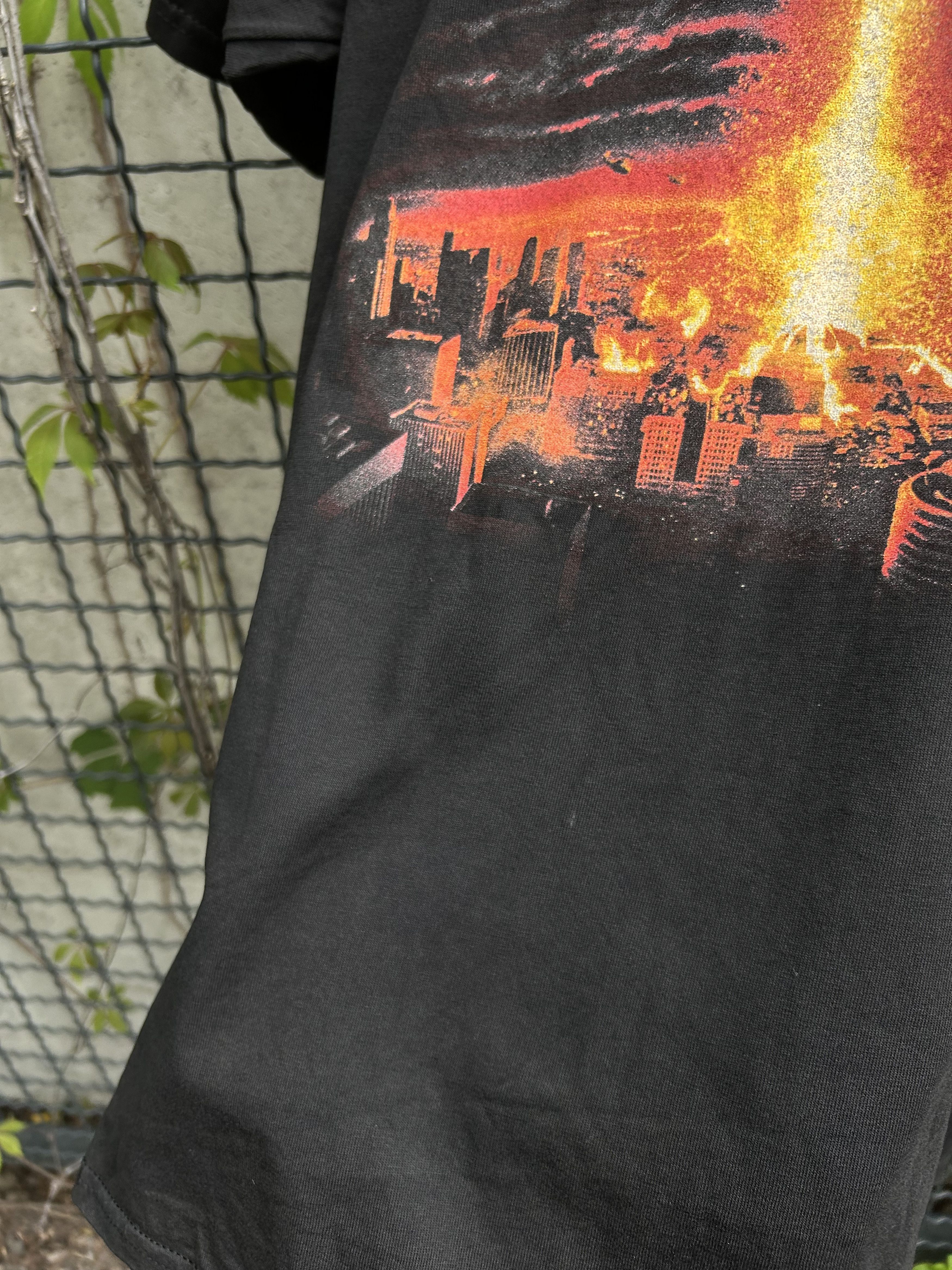 Vintage Vintage 1997 Volcano Tommy Lee Jones Disaster Movie T-shirt Size US M / EU 48-50 / 2 - 8 Thumbnail