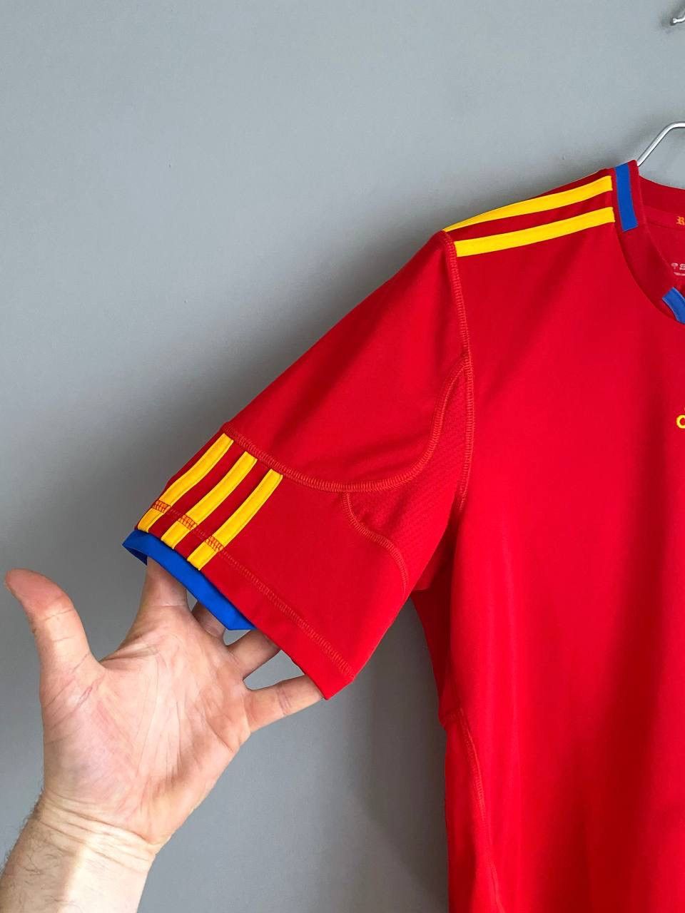Adidas Adidas Spain National Team 2010/11 Home Soccer Jersey, S Size US S / EU 44-46 / 1 - 7 Thumbnail