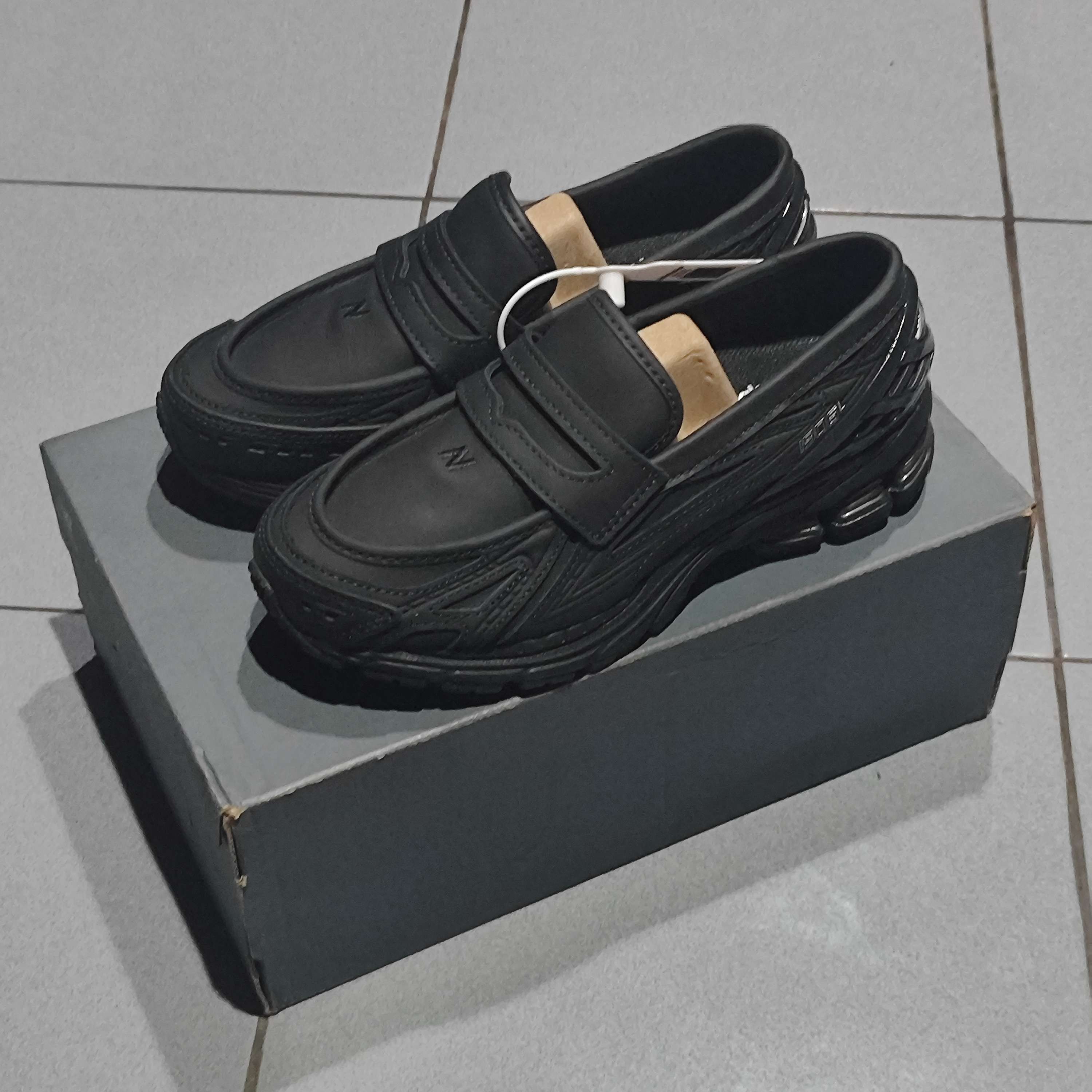 New Balance New Balance Loafer U1906LBN Black Size US 7 / IT 37 - 1 Thumbnail