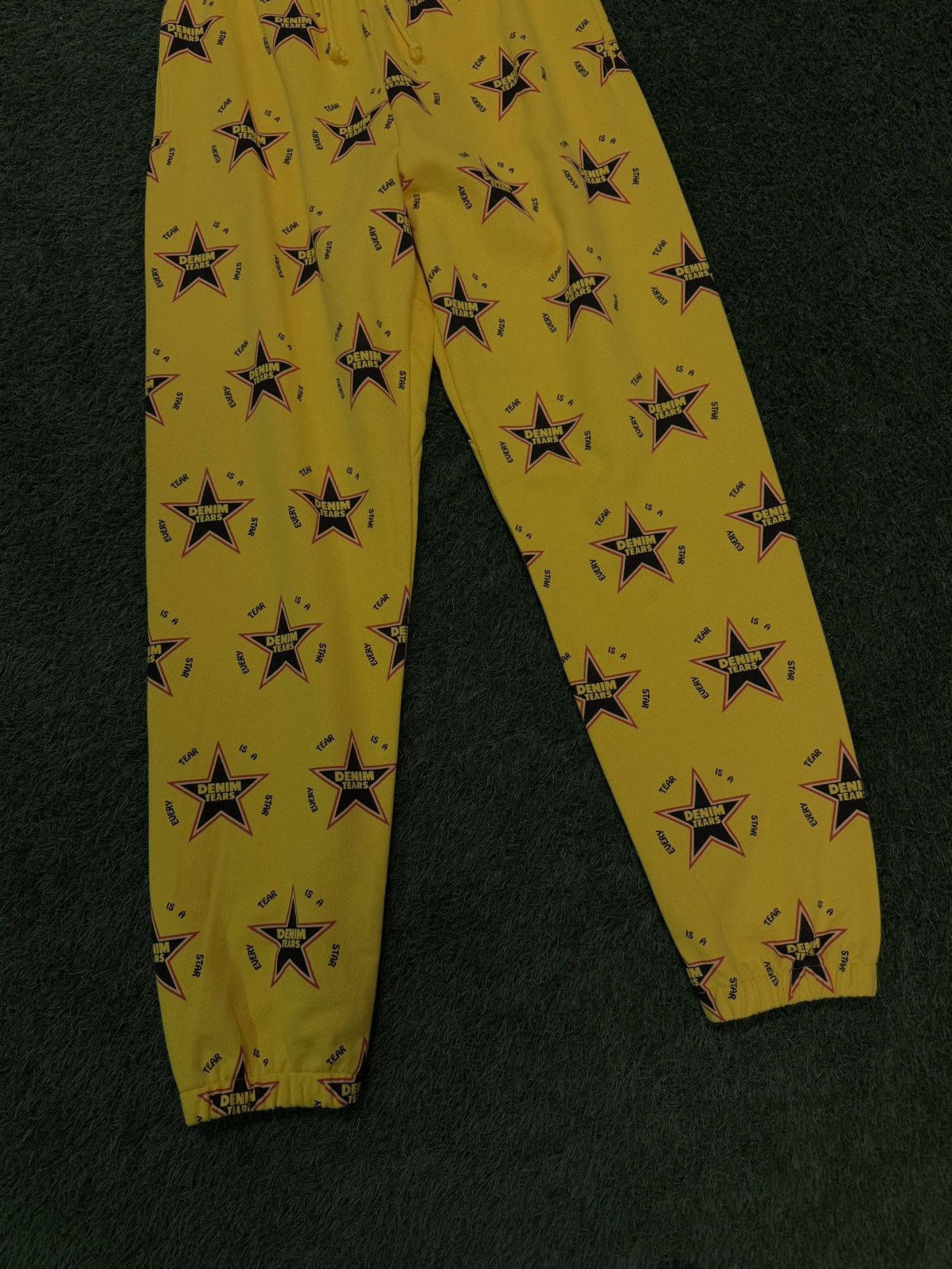 DENIM TEARS Denim Tears Yellow Sweatpants Size M (NEW) Size US 32 / EU 48 - 2 Thumbnail