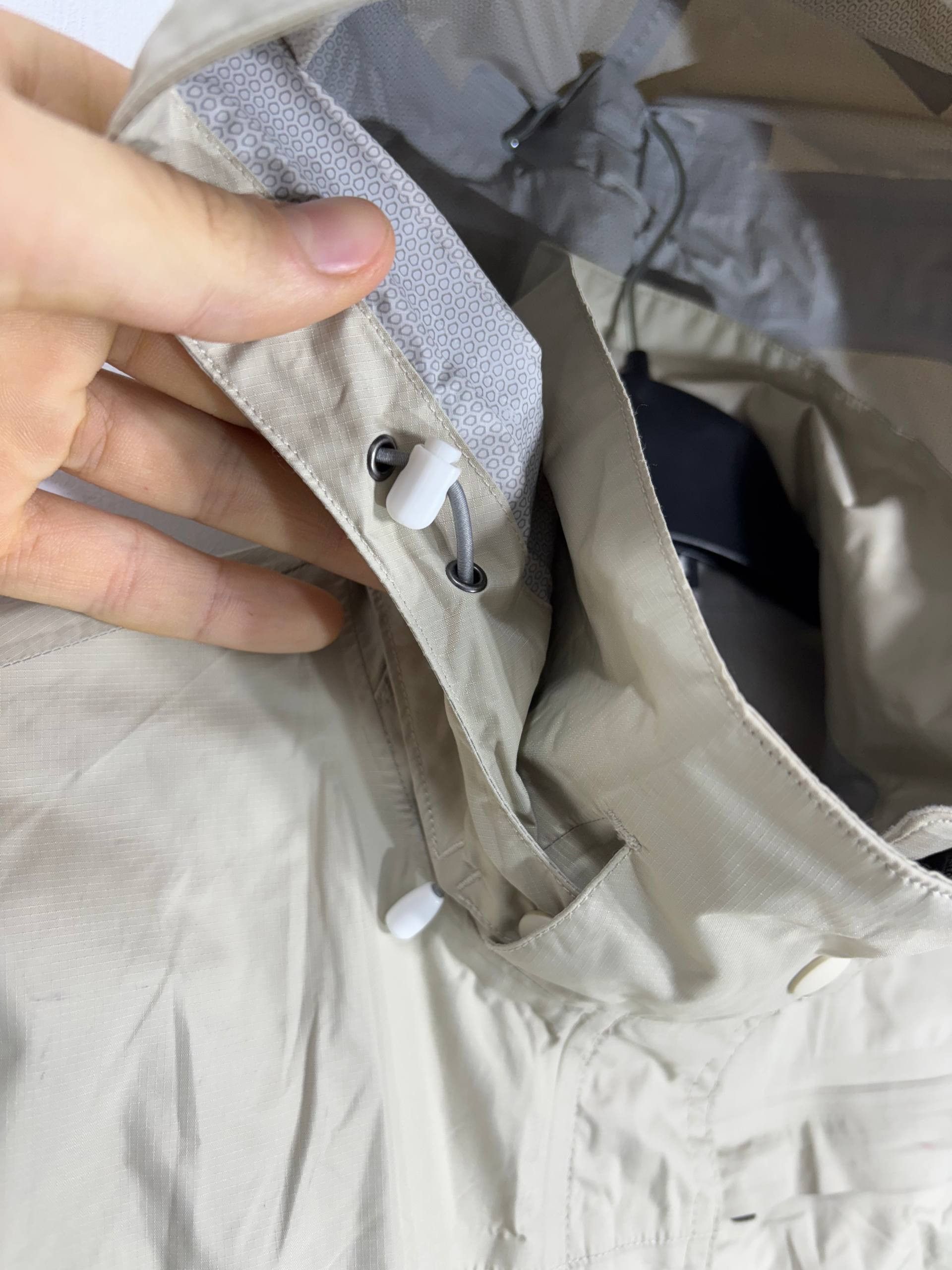 Patagonia Patagonia Trench Parka Rain Shell Jacket Waterproof Khaki S Size S / US 4 / IT 40 - 12 Thumbnail