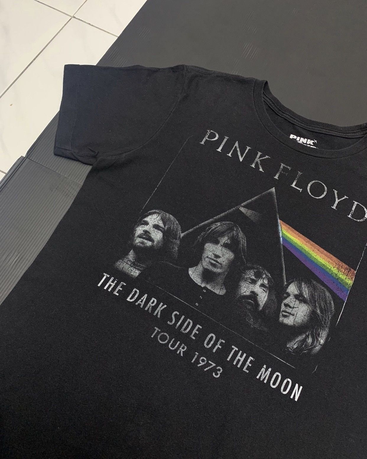 Band Tees Pink floyd The Dark Side Of The Moon Tour 1973 Tshirt Size US M / EU 48-50 / 2 - 3 Thumbnail