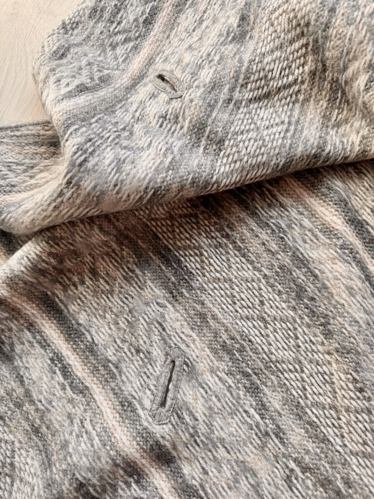 Designer × Japanese Brand MARC CAIN Cape Poncho Sweater Aztec pattern Size XS / US 0-2 / IT 36-38 - 13 Thumbnail