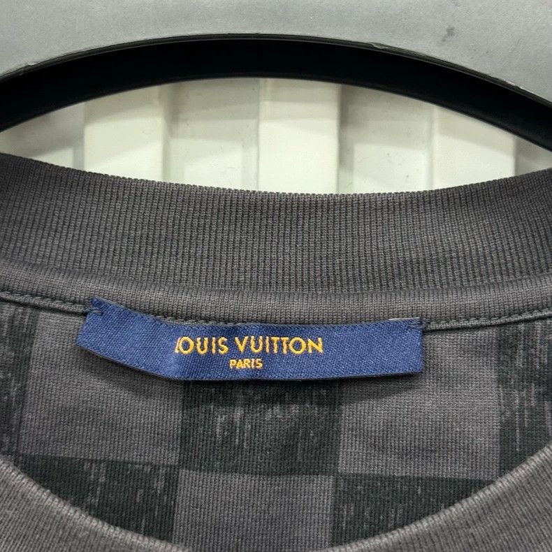 Louis Vuitton Louis Vuitton Checkerboard printed logo short sleeve Size US XL / EU 56 / 4 - 5 Thumbnail
