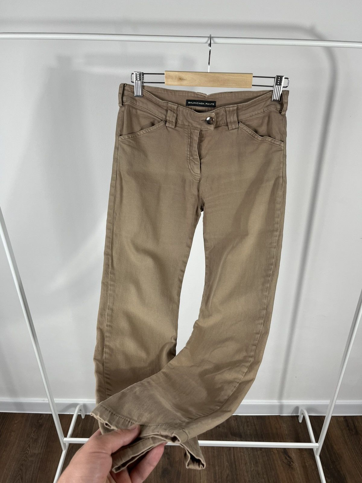 Balenciaga Balenciaga Pants Beige Slim Tapered Cotton Trousers Size 38 Size 26" / US 2 / IT 38 - 6 Thumbnail