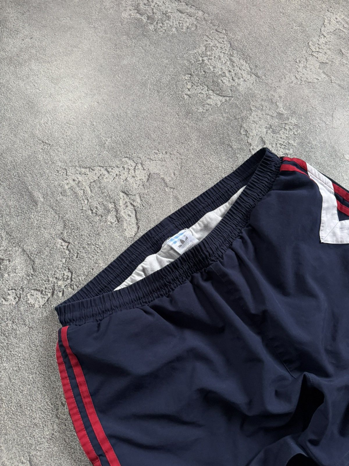 Adidas Adidas M/size vintage shorts 🩳 vintage retro Size US 32 / EU 48 - 2 Thumbnail