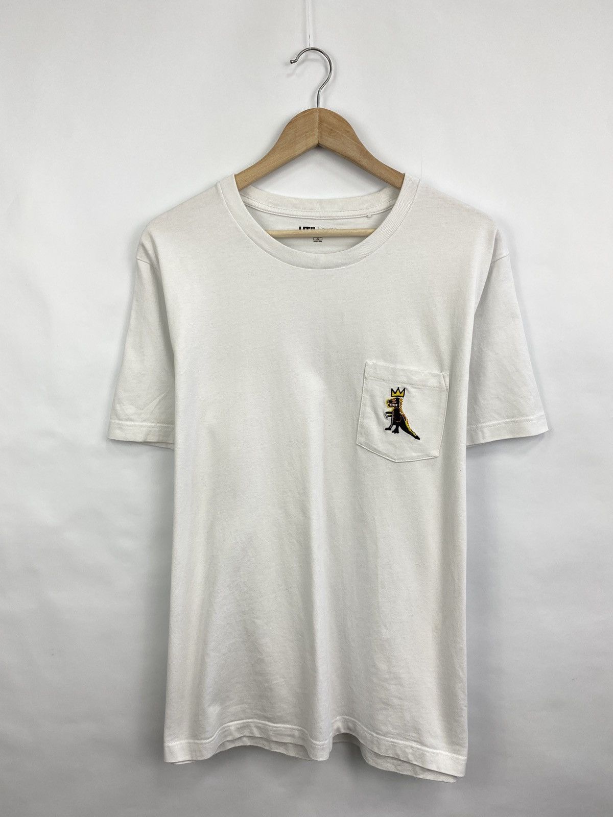Japanese Brand × Jean-Michel Basquiat × Uniqlo Y2K Uniqlo Jean Michel Basquiat Art Rare Retro T-Shirt Hype Size US XL / EU 56 / 4 - 3 Thumbnail