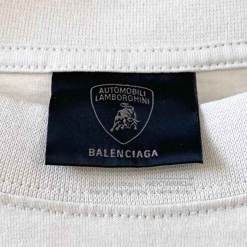 Balenciaga Balenciaga Car Printed Round Neck Drop Shoulder Long Sleev Size US S / EU 44-46 / 1 - 2 Thumbnail