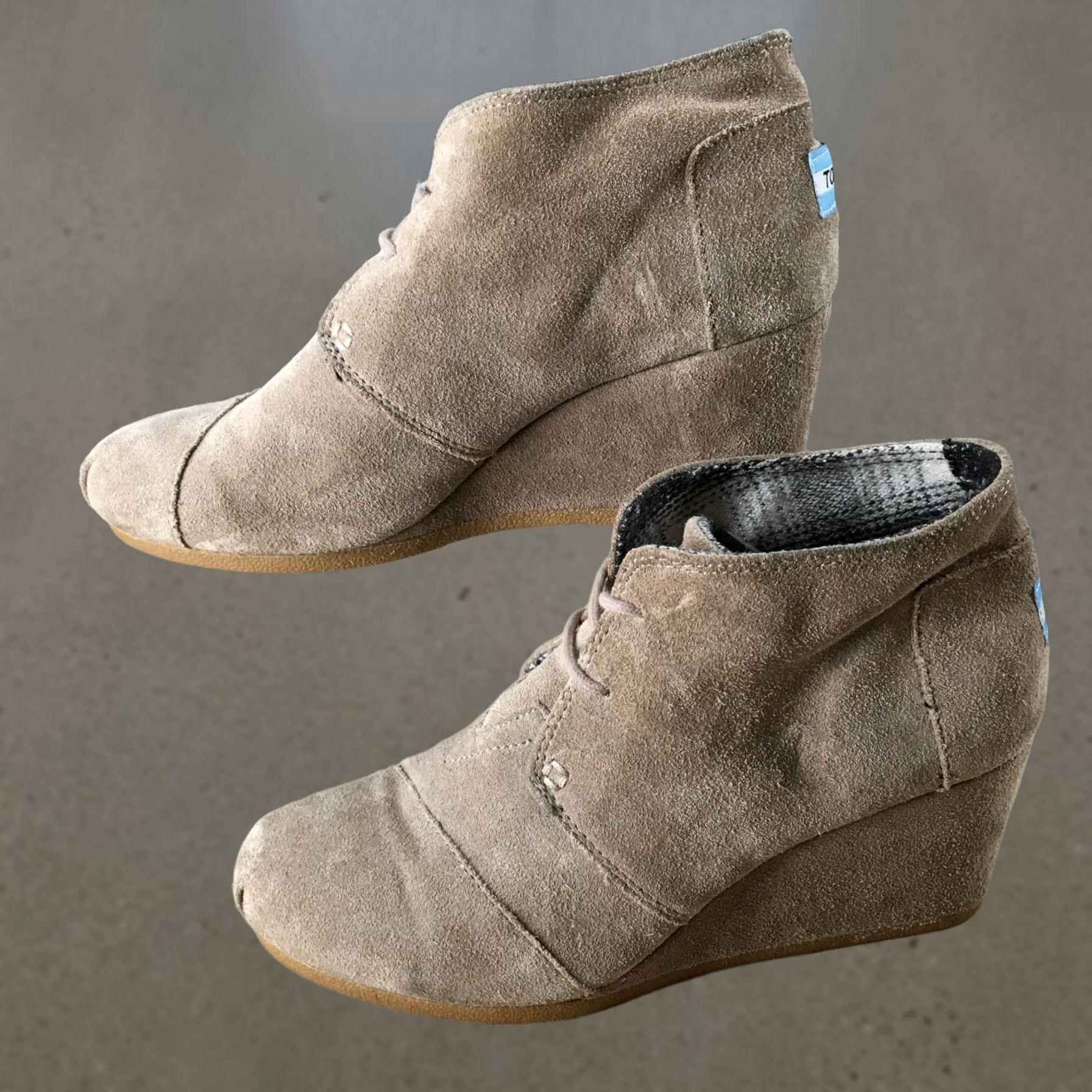 Toms TOMS Boots Womens 8 Desert Ankle Booties Wedge Lace Up Beige Suede Round Toe Size US 8 / IT 38 - 1 Thumbnail