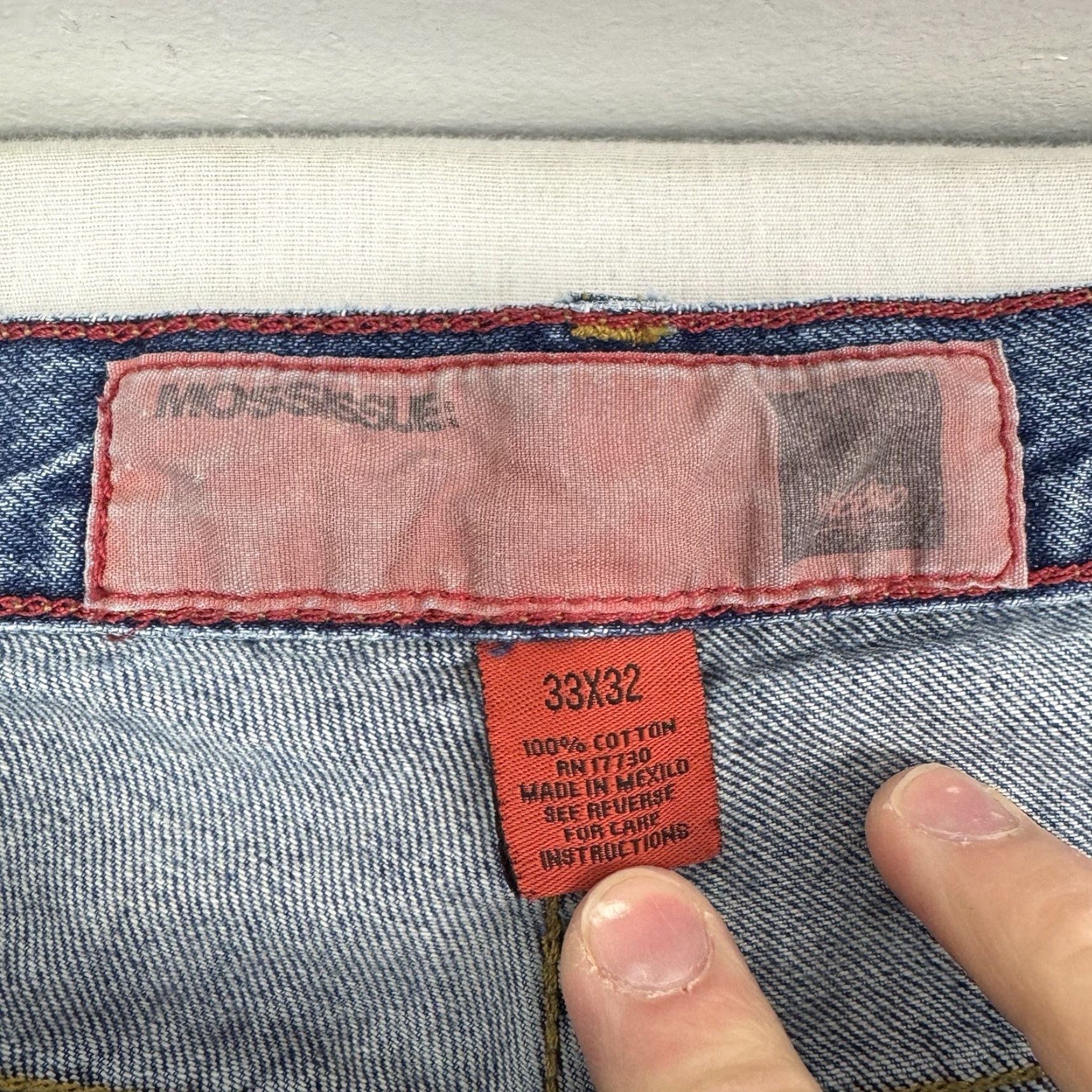 Mossimo VINTAGE Mossimo Jeans Button Fly 33x32 Adult Men Hipster Punk Y2K Skater Bootcut Blue Denim Cotton Regular Inseam 32 Mens Size US 33 - 5 Thumbnail