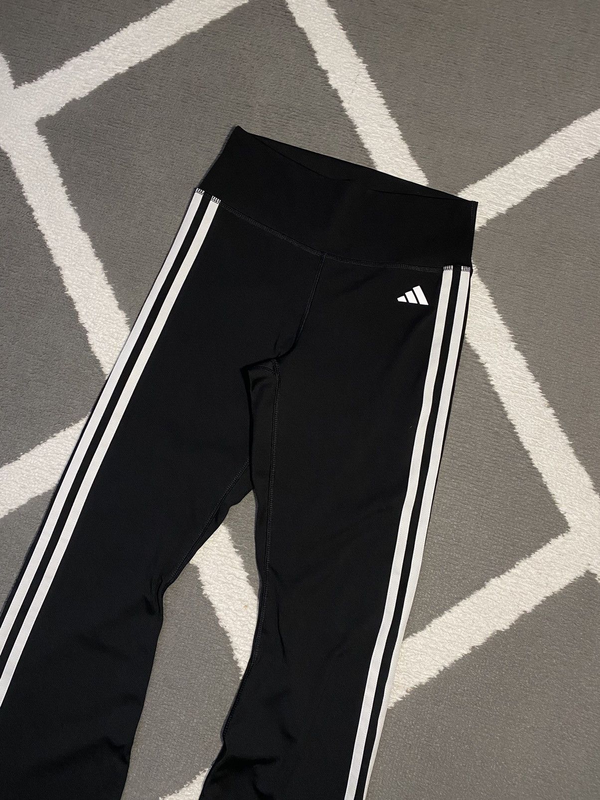 Adidas Adidas Training Essentials Flared women’s pants Size 27" / US 4 / IT 40 - 7 Thumbnail